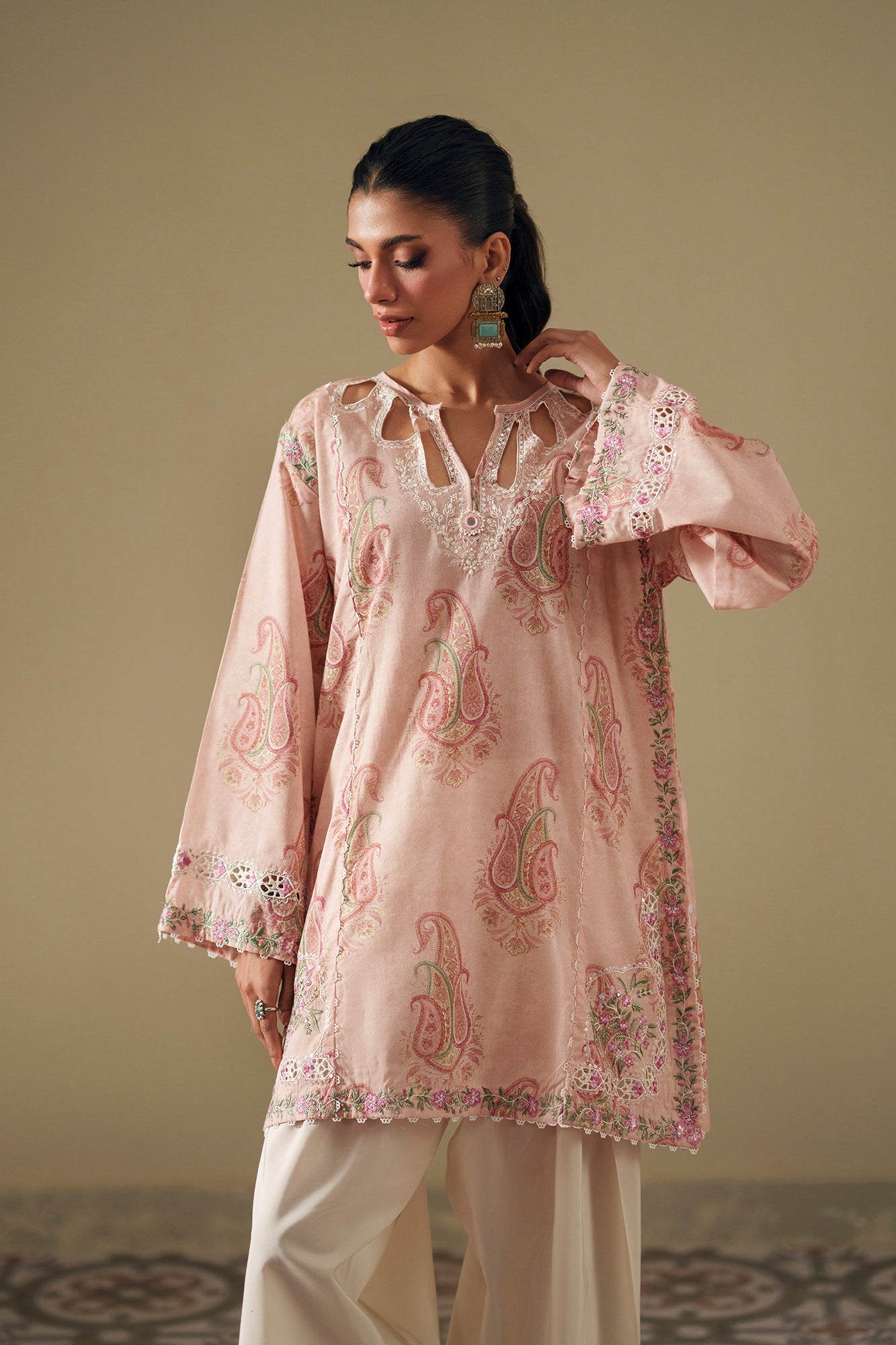 EMBROIDERED SUIT (E4265/103/216)
