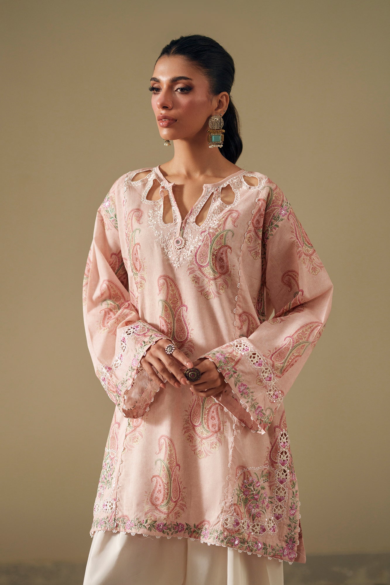 EMBROIDERED SUIT (E4265/103/216)
