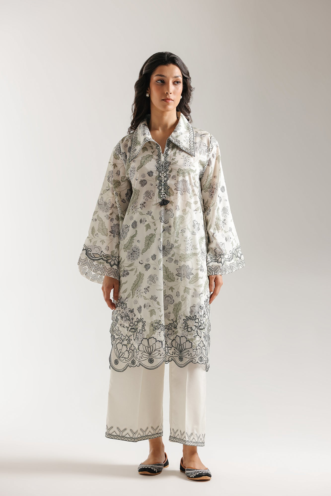 EMBROIDERED SUIT (E4267/103/003)