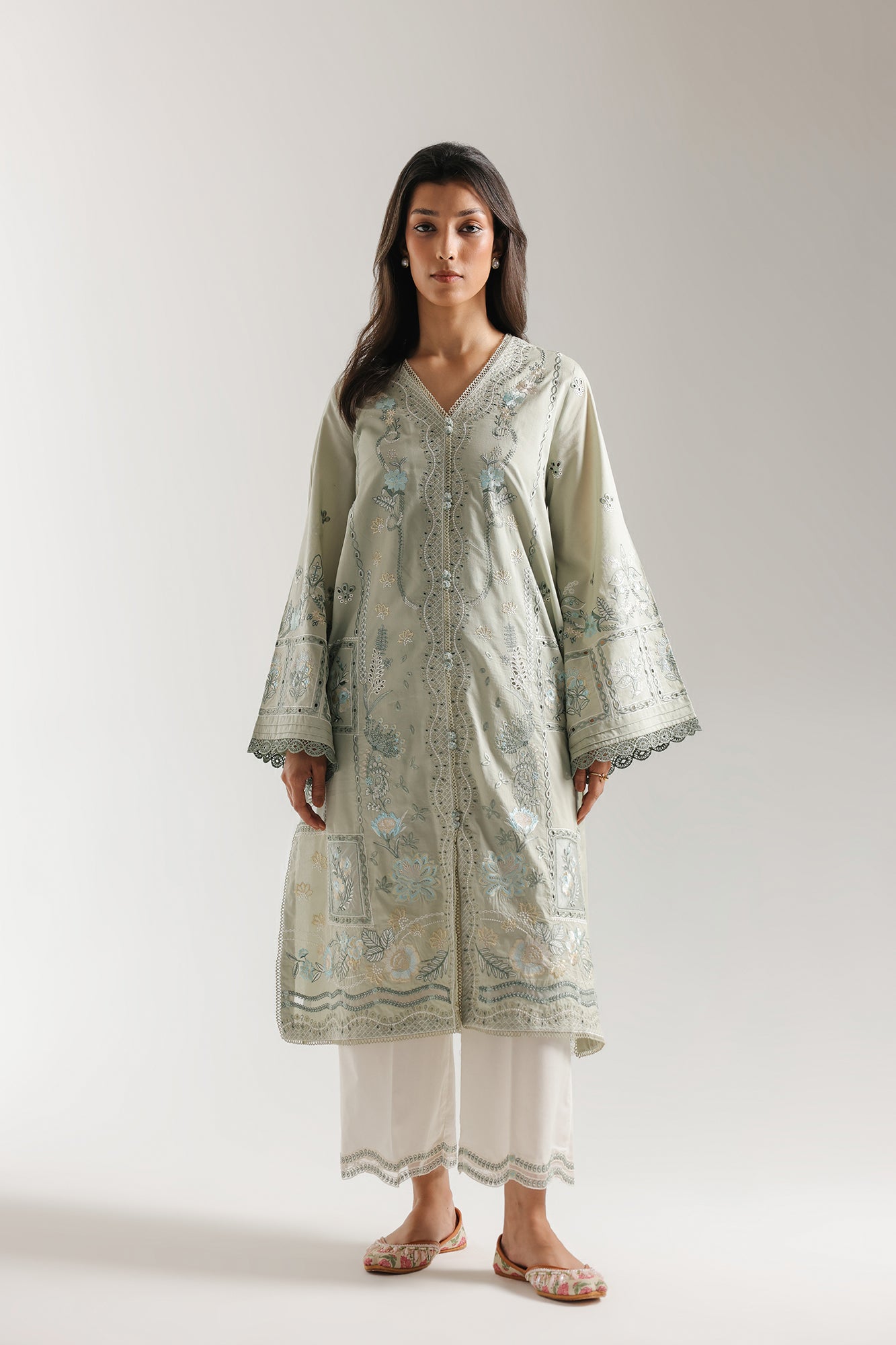 EMBROIDERED SUIT (E4292/103/130)