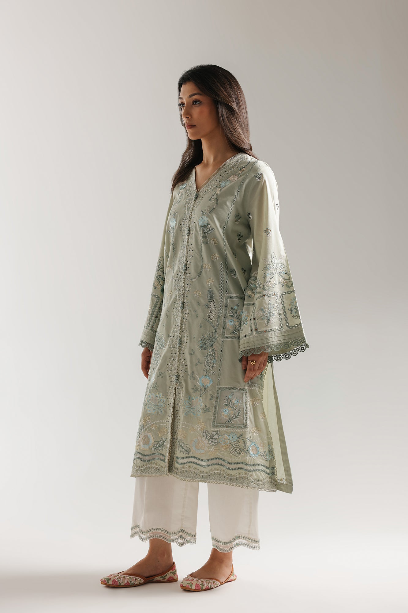EMBROIDERED SUIT (E4292/103/130)