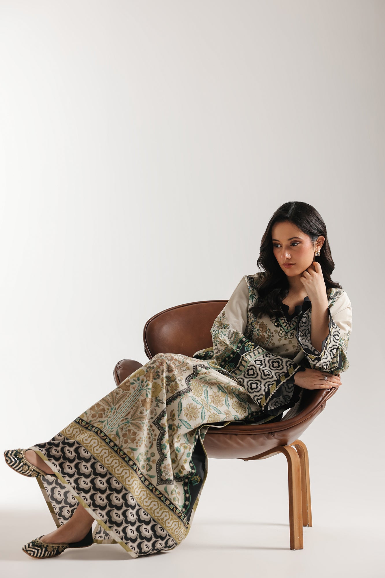 EMBROIDERED KAFTAN (E4315/103/003)
