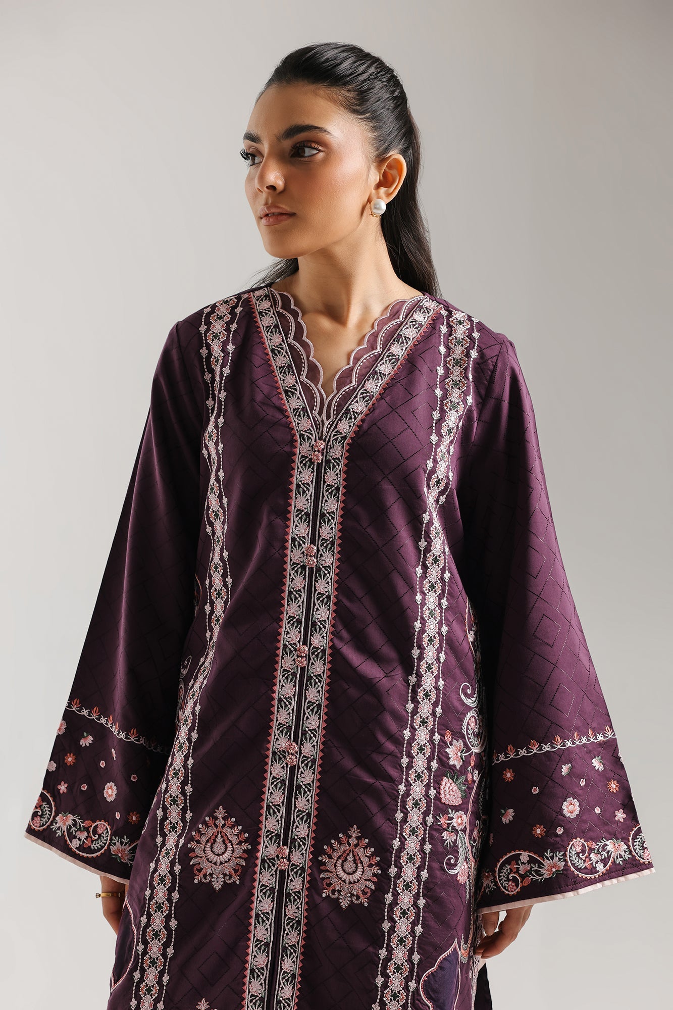 EMBROIDERED SUIT (E4321/103/518)