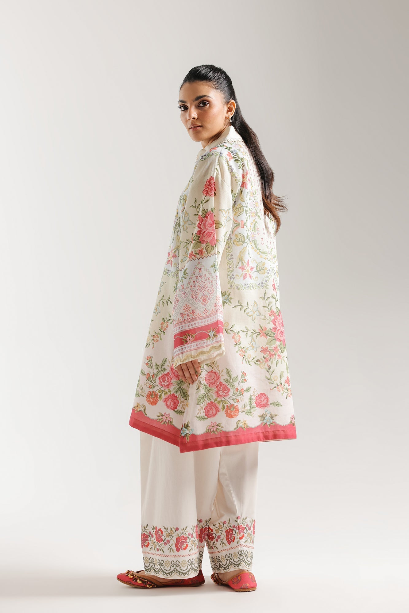 EMBROIDERED SUIT (E4328/103/002)
