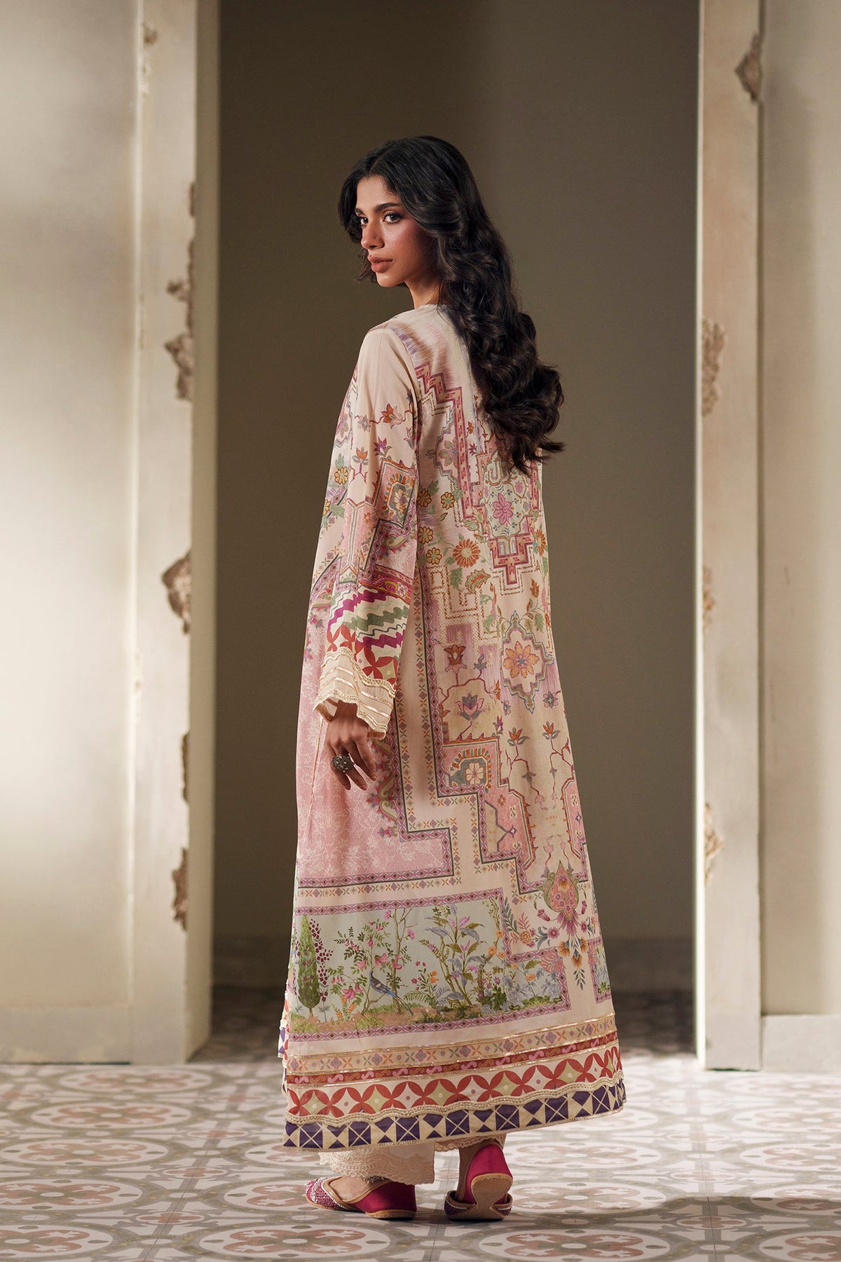 EMBROIDERED SUIT (E4337/103/424)