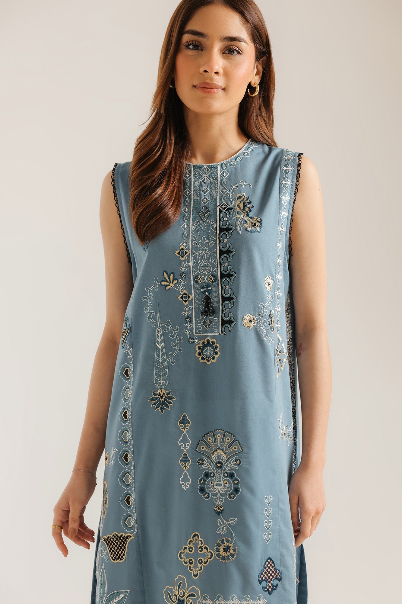 EMBROIDERED SUIT (E4341/103/605)