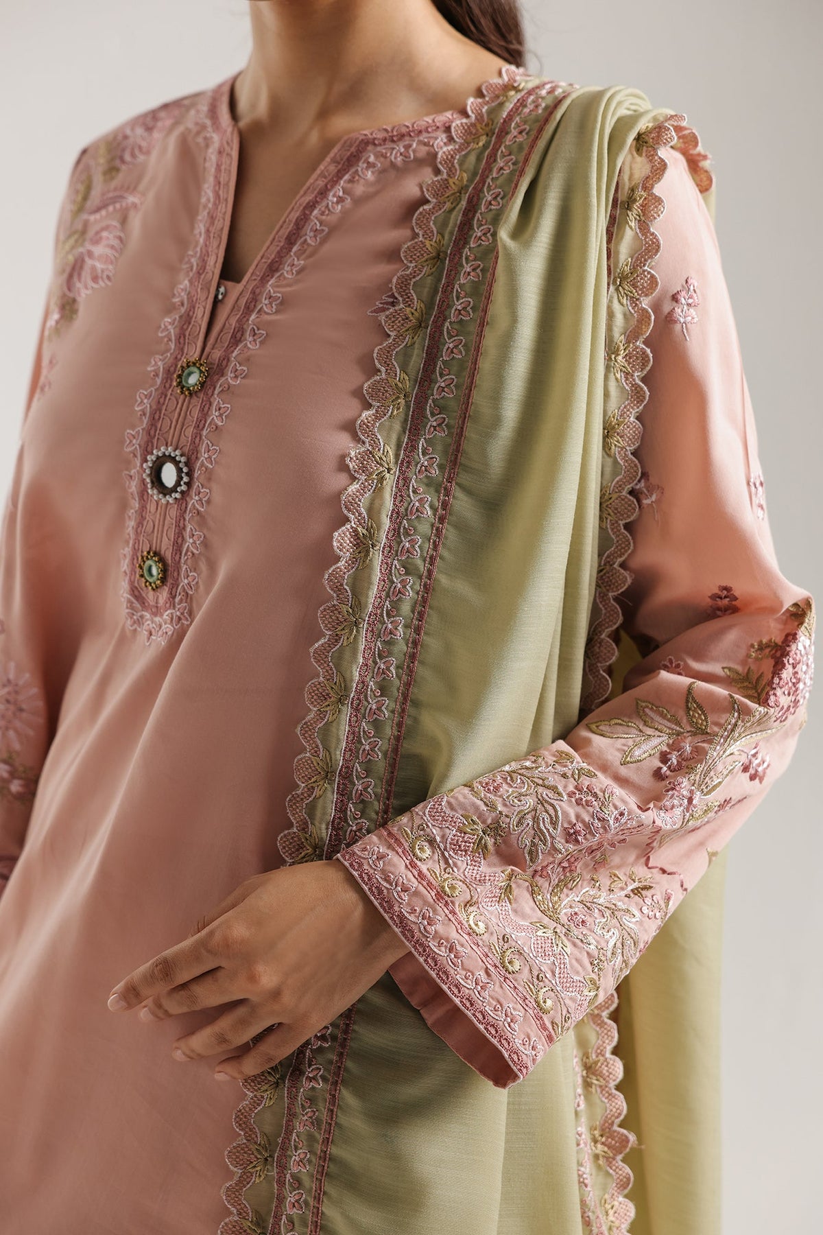 EMBROIDERED SUIT (E4349/103/315)