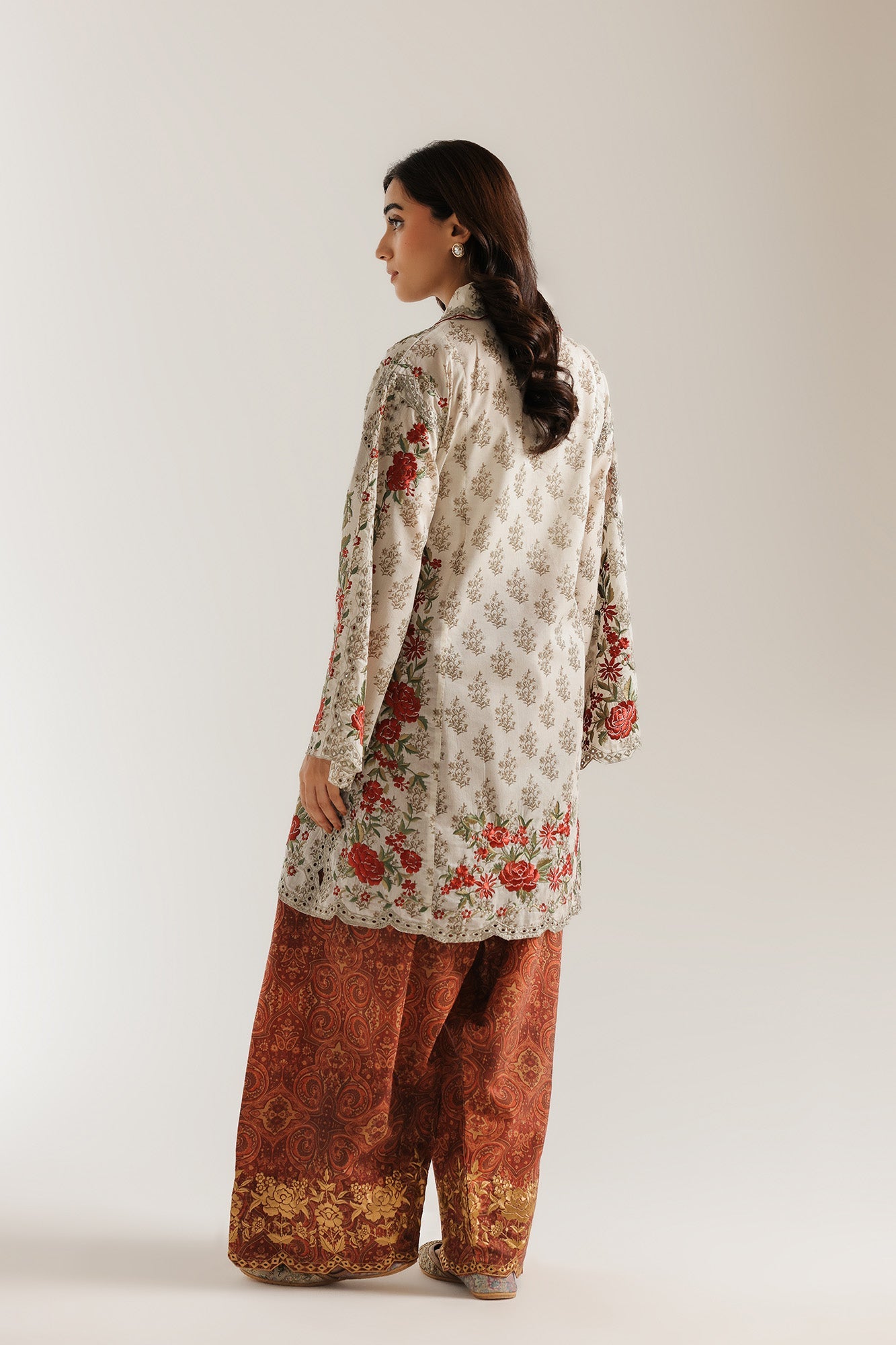 EMBROIDERED SUIT (E4350/103/003)