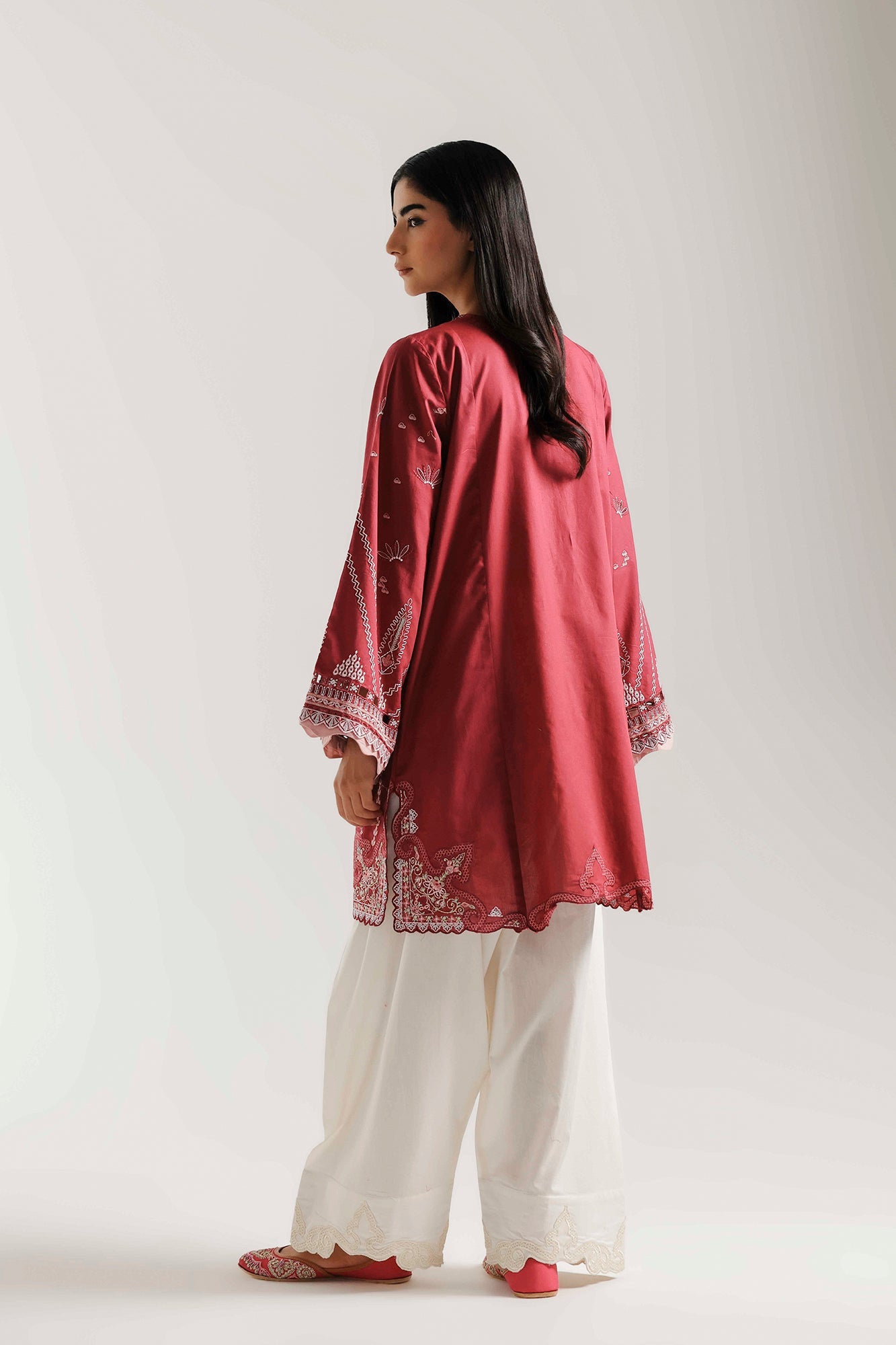 EMBROIDERED SUIT (E4362/103/404)