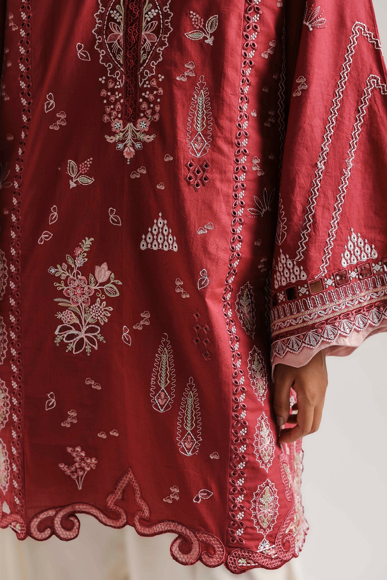 EMBROIDERED SUIT (E4362/103/404)