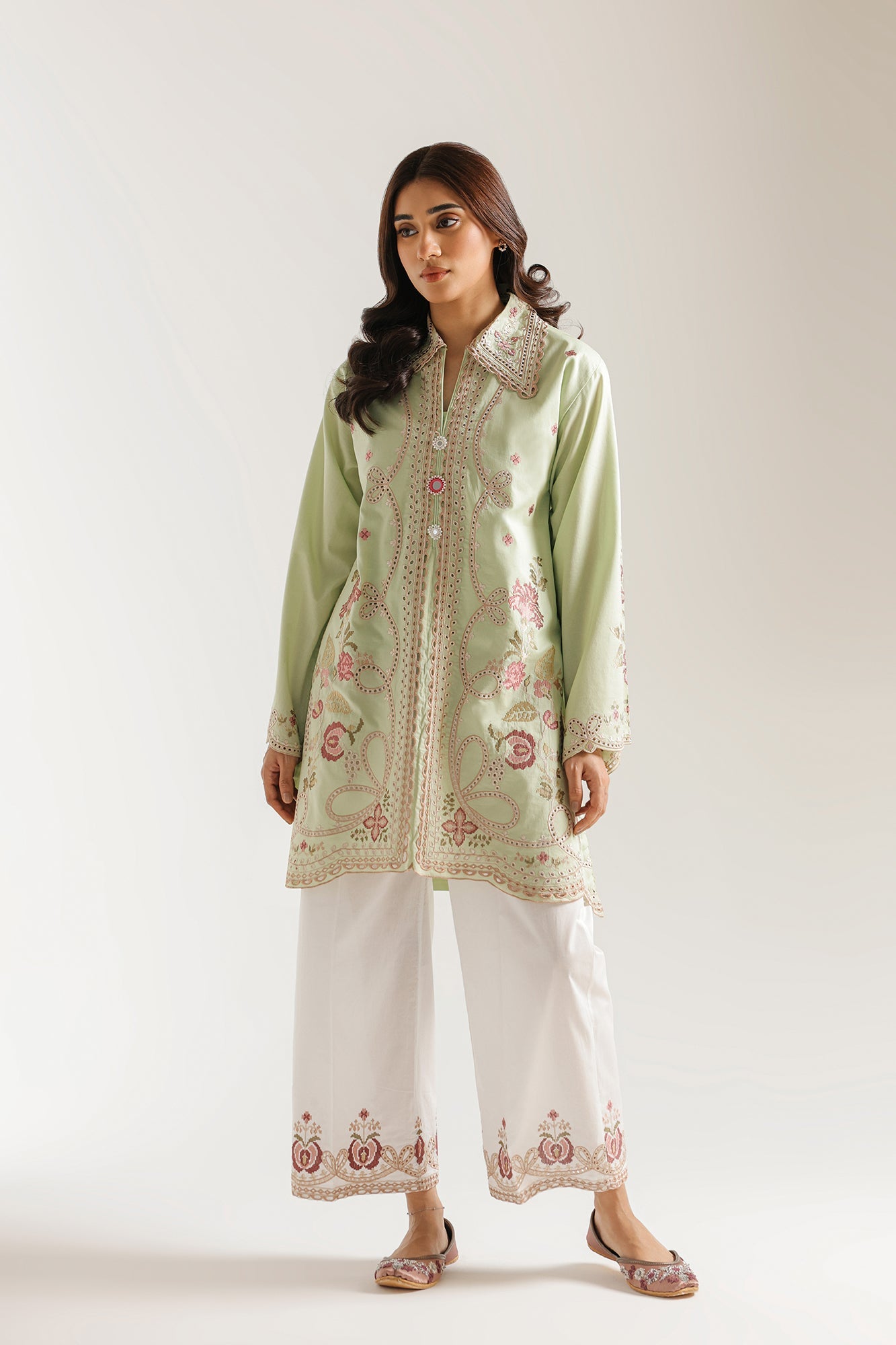 EMBROIDERED SUIT (E4375/103/130)