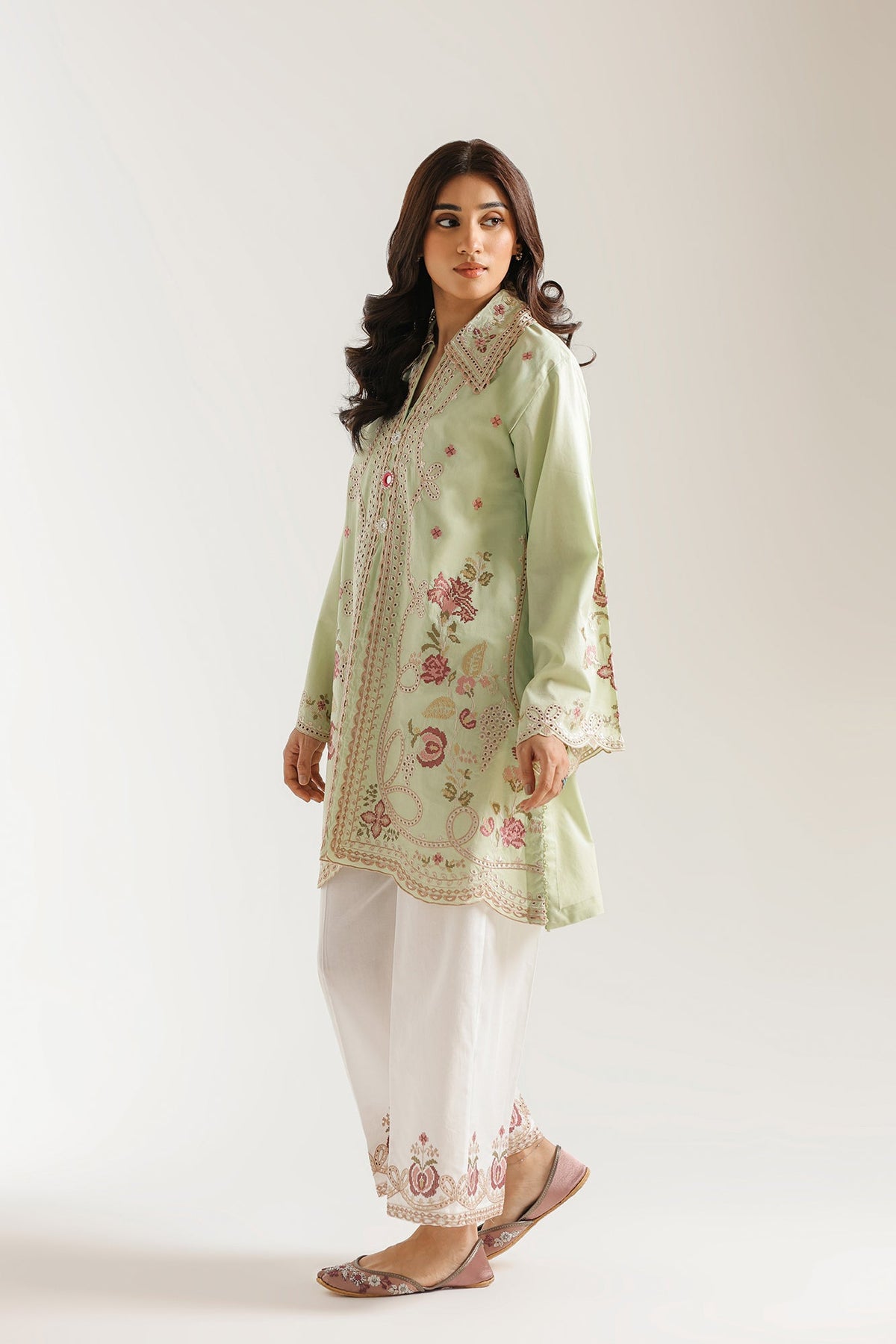EMBROIDERED SUIT (E4375/103/130)