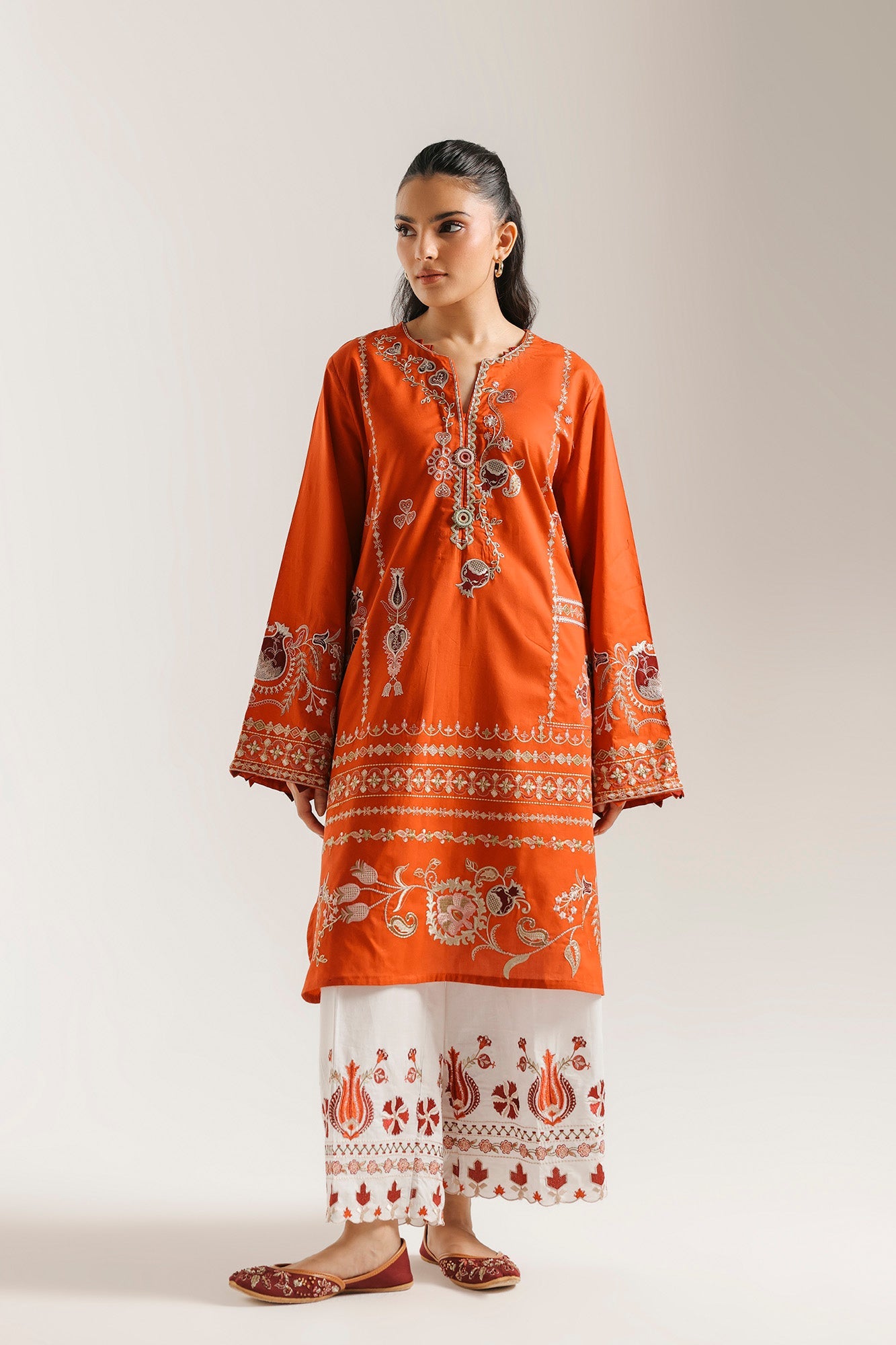 EMBROIDERED SUIT (E4387/103/202)