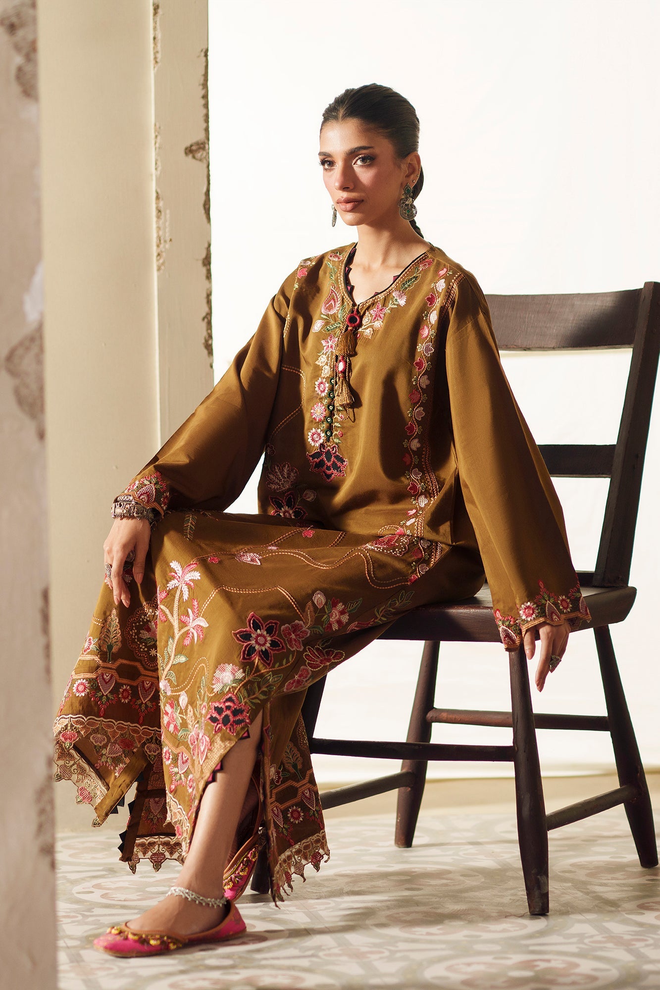EMBROIDERED KAFTAN (E4392/103/117)