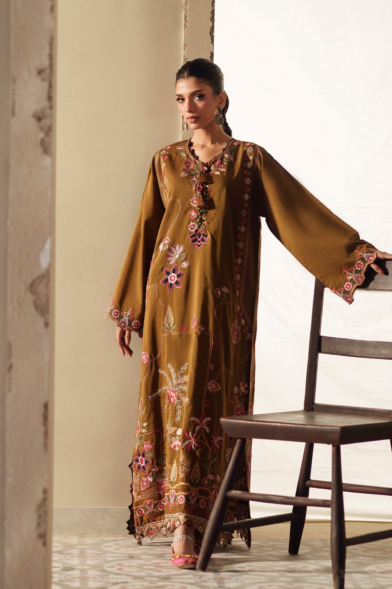EMBROIDERED KAFTAN (E4392/103/117)