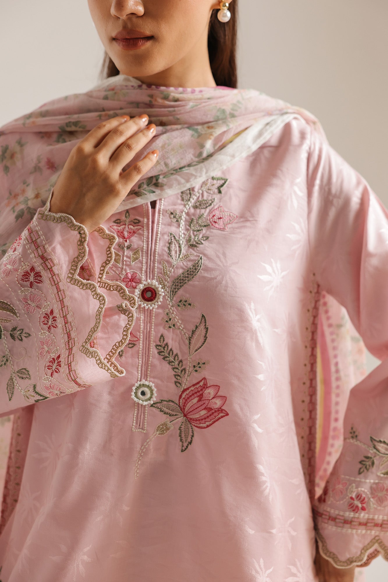 EMBROIDERED SUIT (E4398/103/413)