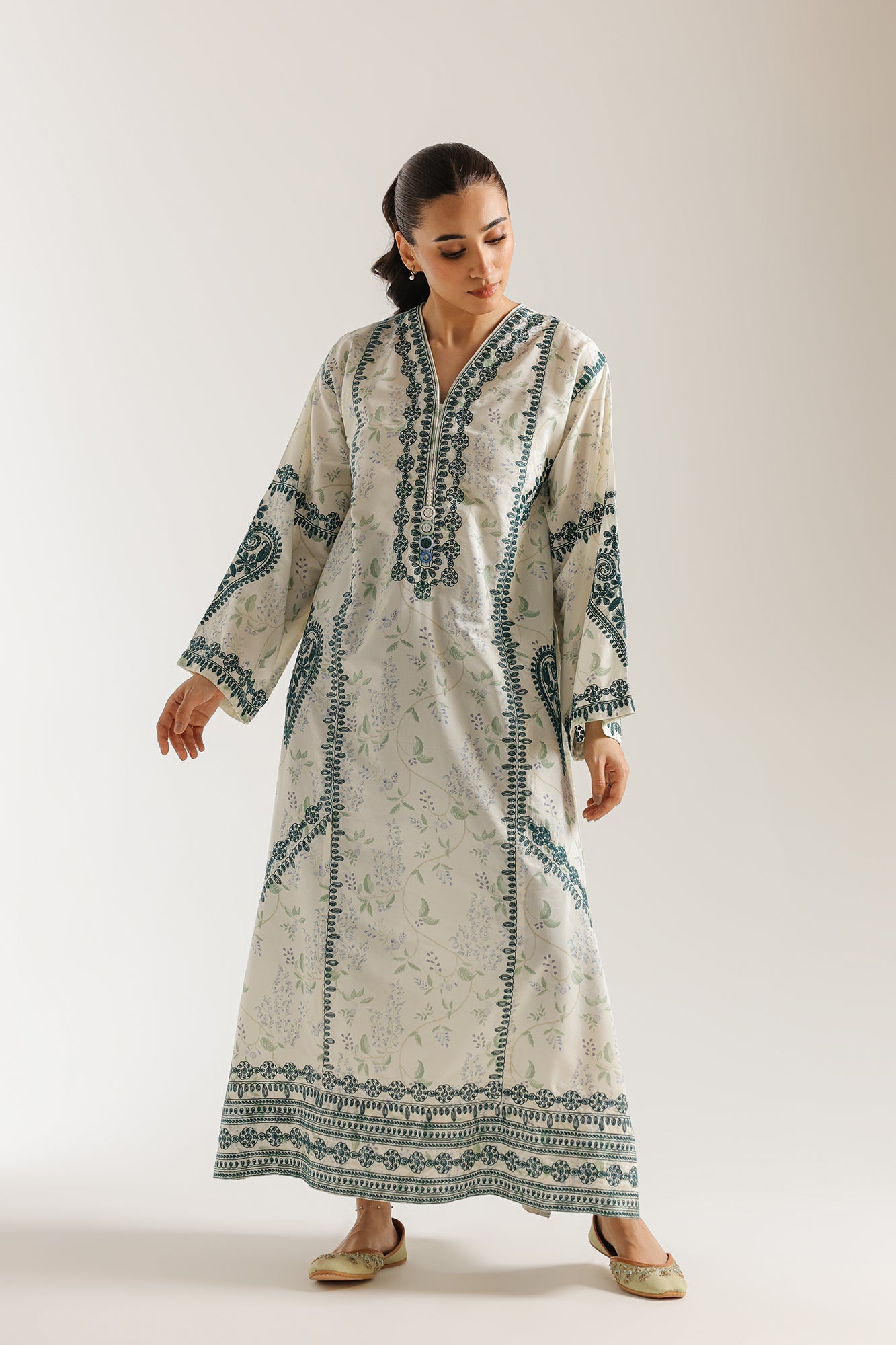 EMBROIDERED KAFTAN (E4405/103/005)