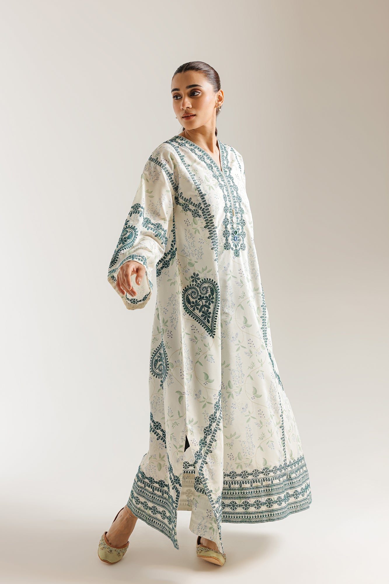 EMBROIDERED KAFTAN (E4405/103/005)
