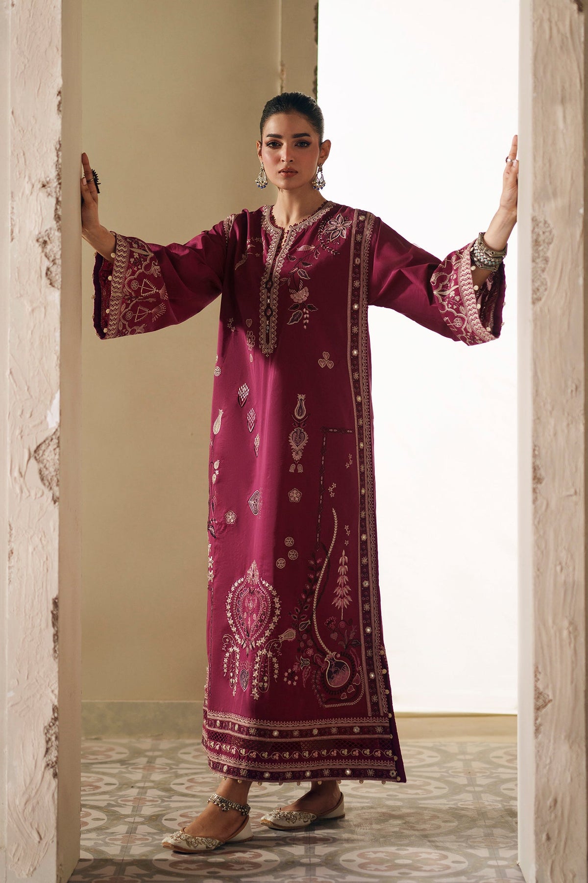 EMBROIDERED KAFTAN (E4408/103/524)