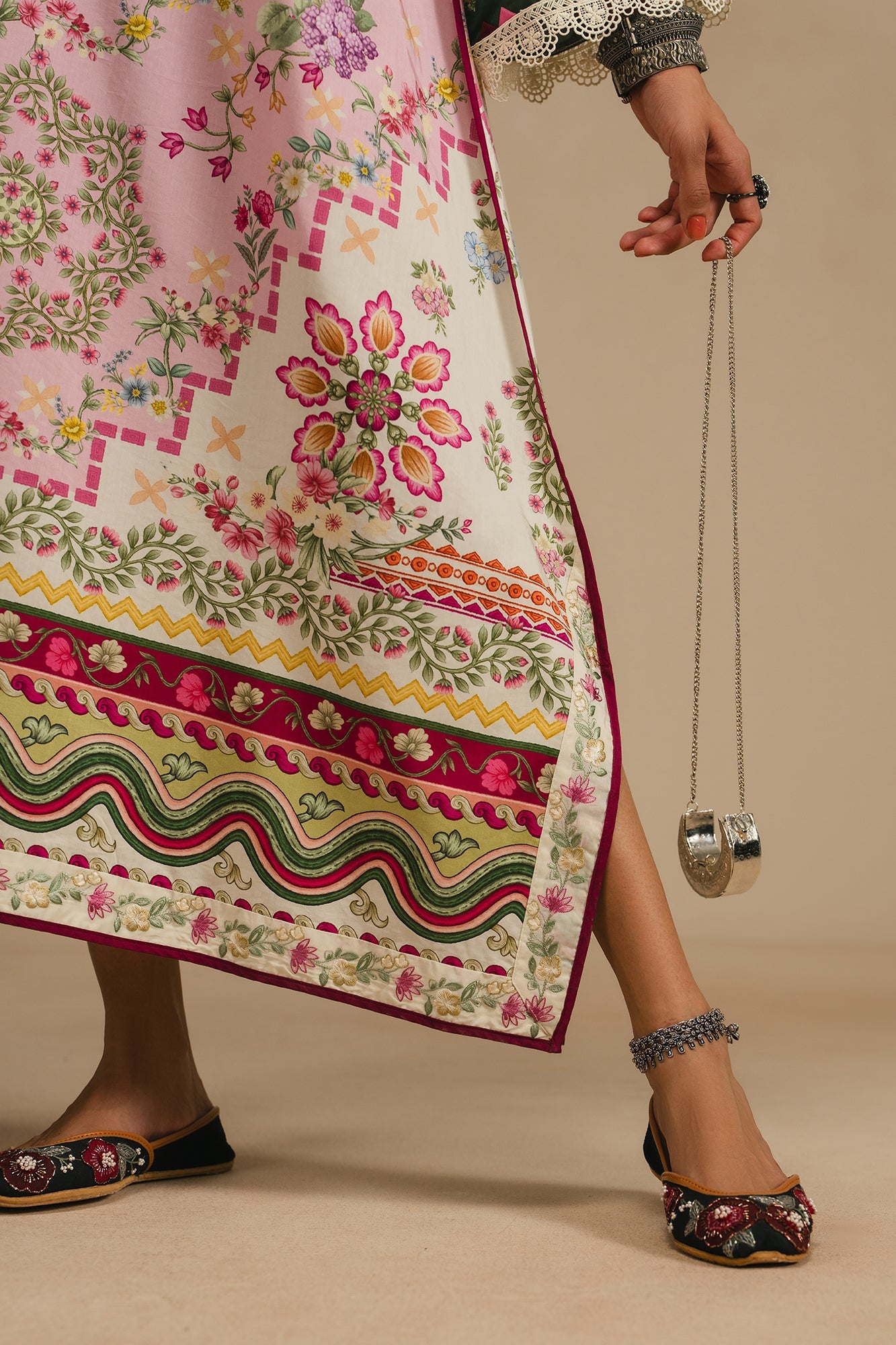 EMBROIDERED KAFTAN (E4409/103/005)