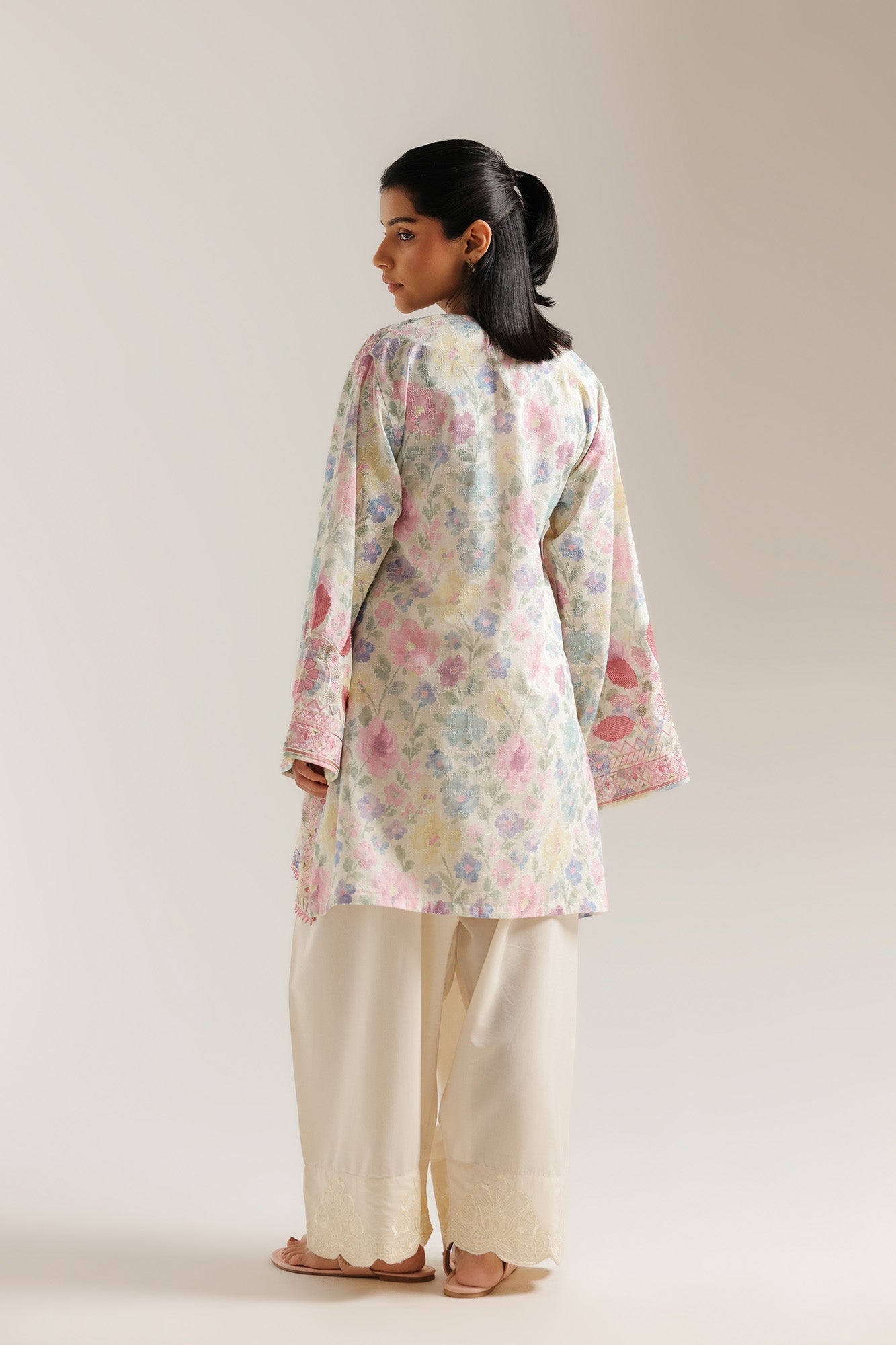 EMBROIDERED SUIT (E4410/103/002)