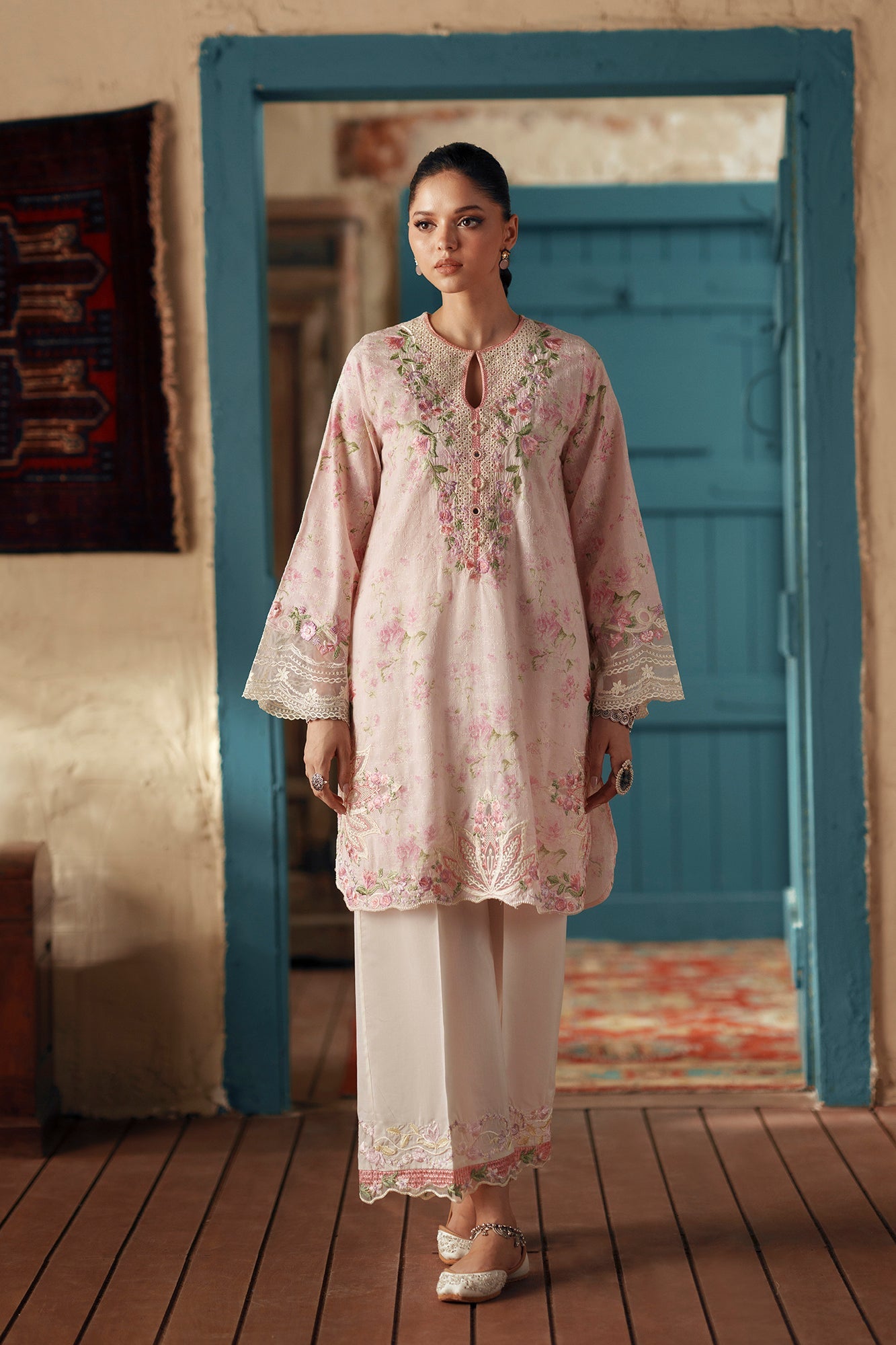 EMBROIDERED SUIT (E4412/103/316)