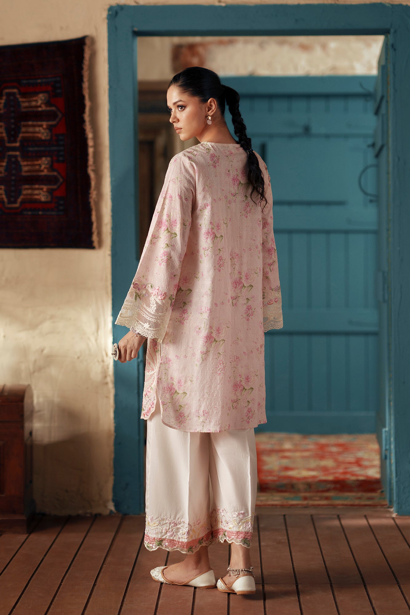 EMBROIDERED SUIT (E4412/103/316)