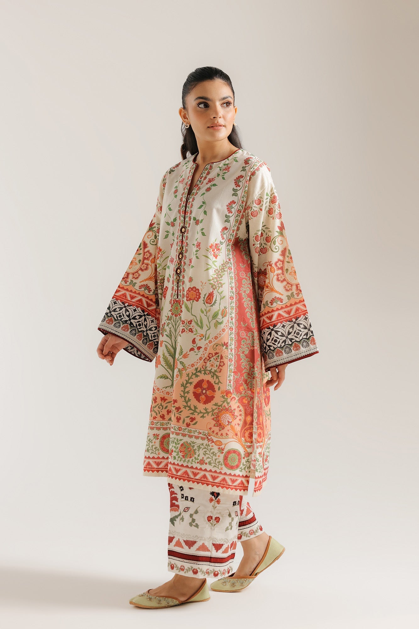 EMBROIDERED SUIT (E4417/103/005)