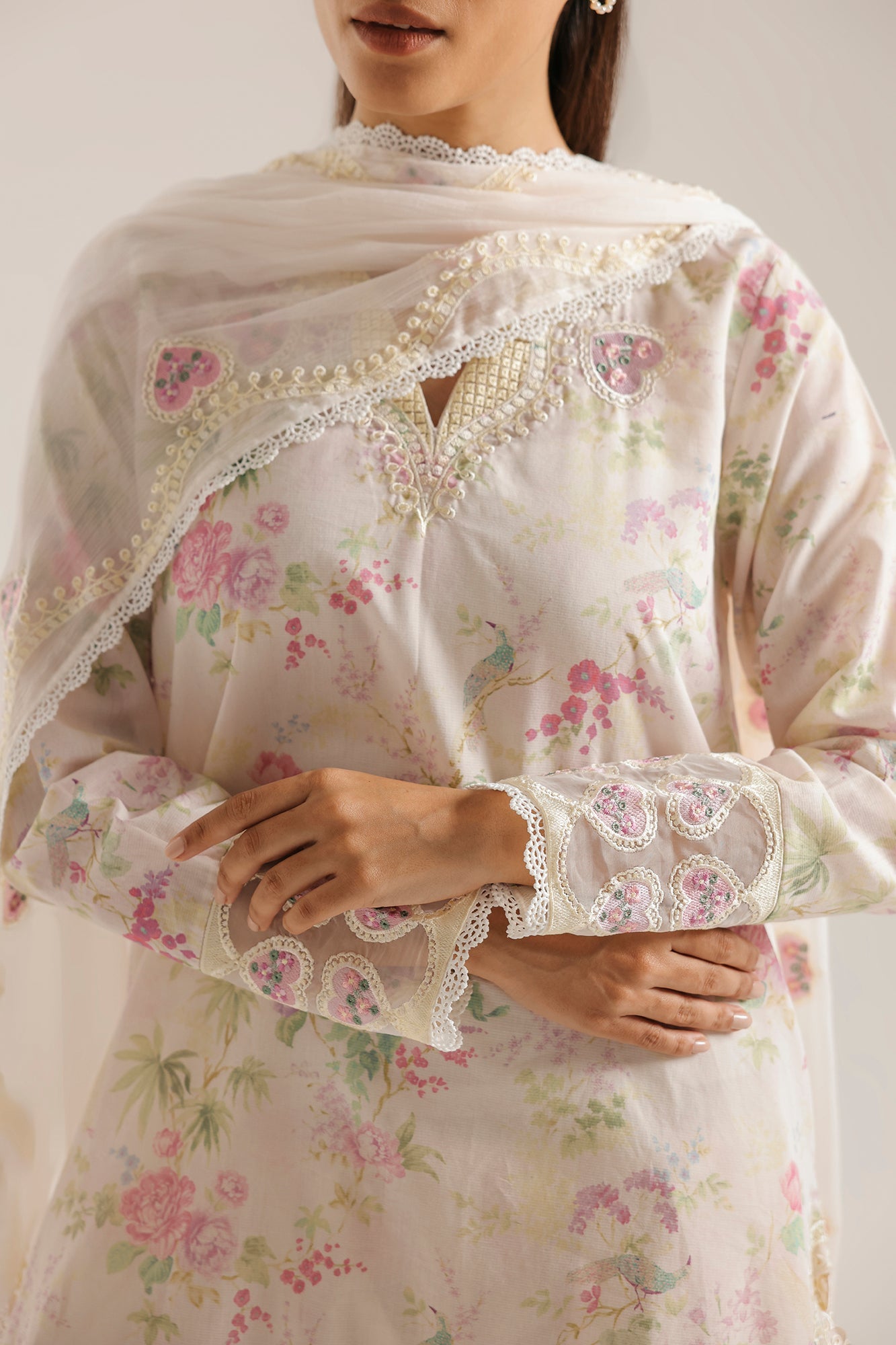 EMBROIDERED SUIT (E4419/103/316)