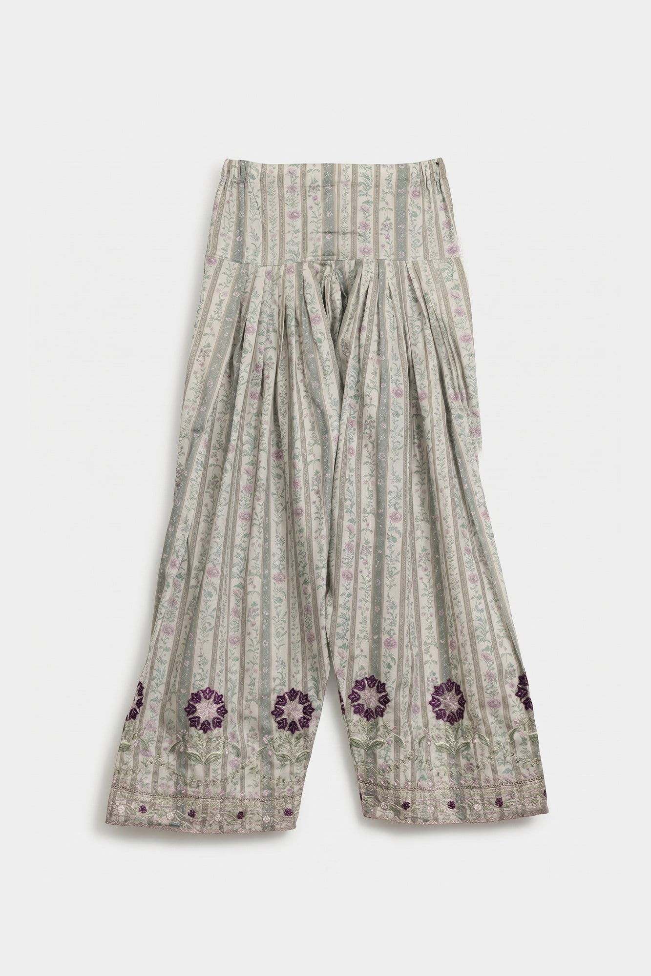 EMBROIDERED SUIT (E4429/103/914)