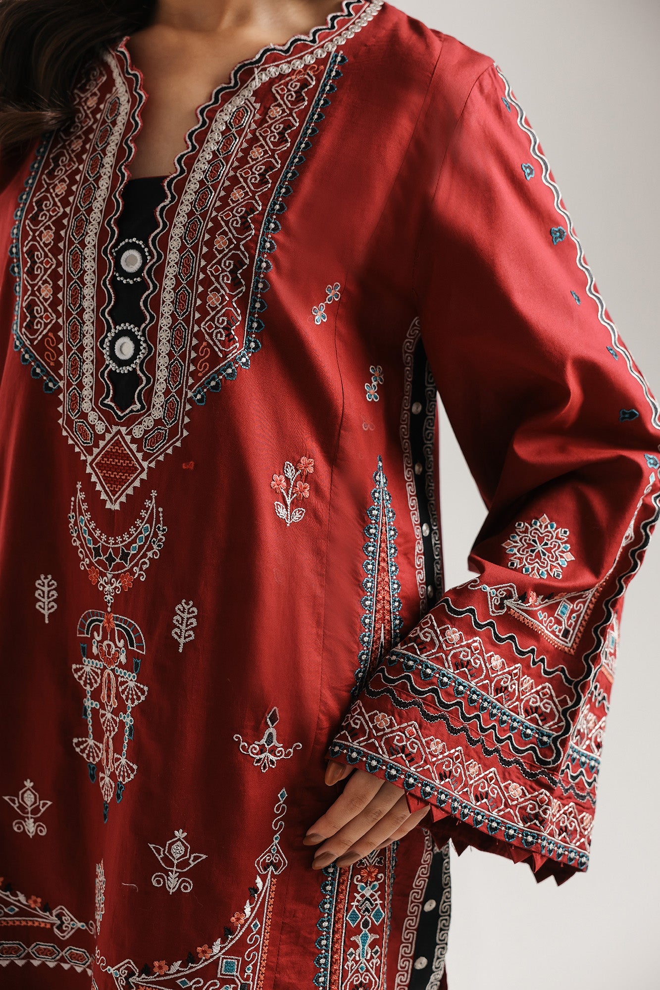 EMBROIDERED SUIT (E4437/103/414)