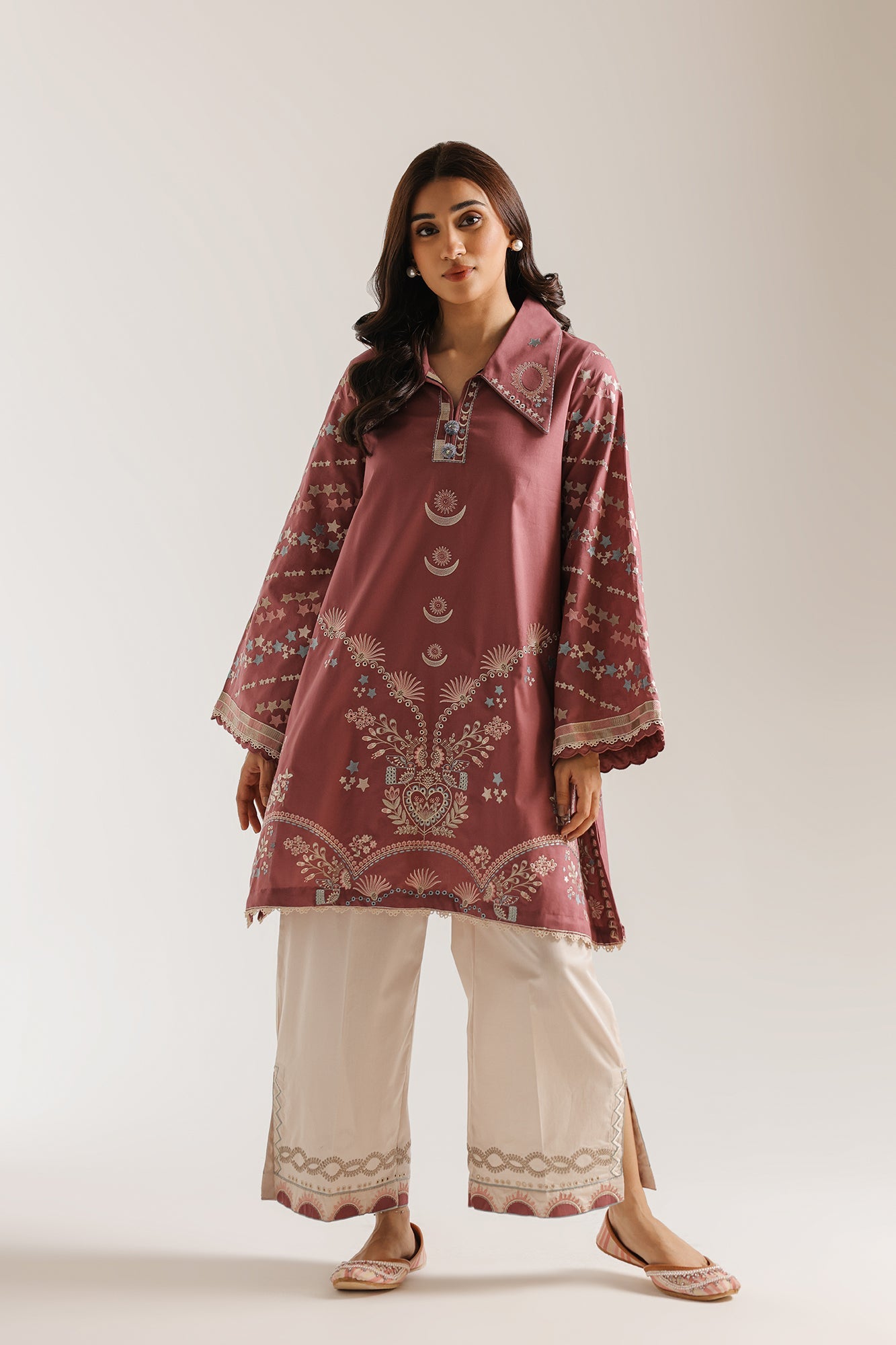 EMBROIDERED SUIT (E4445/103/512)