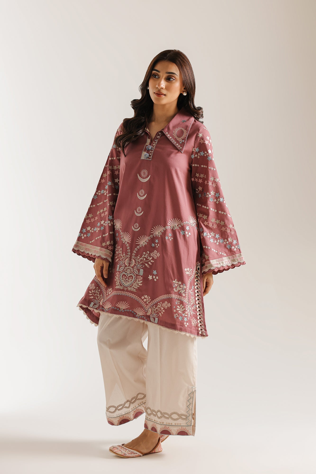 EMBROIDERED SUIT (E4445/103/512)