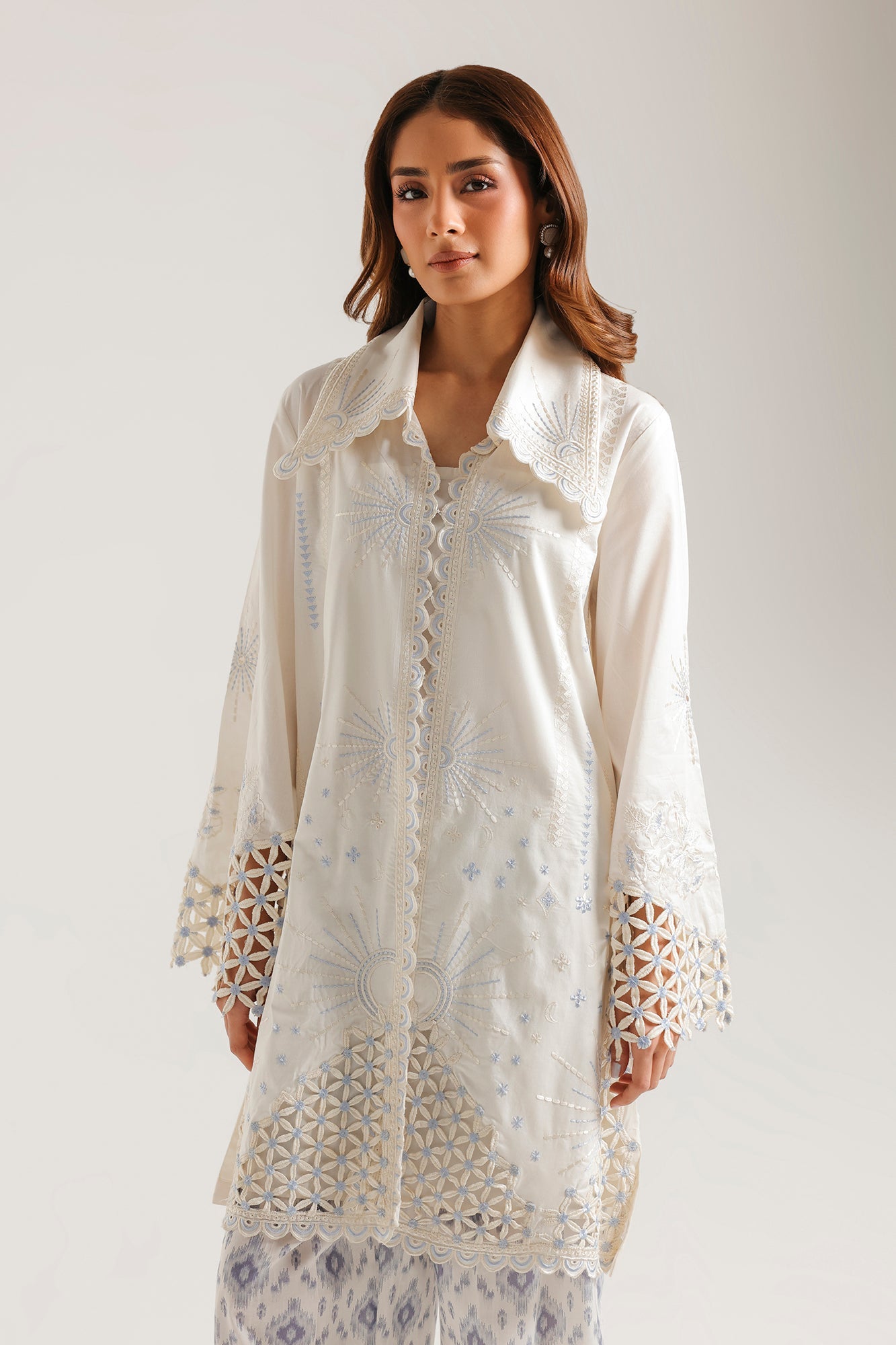 EMBROIDERED SUIT (E4447/103/003)
