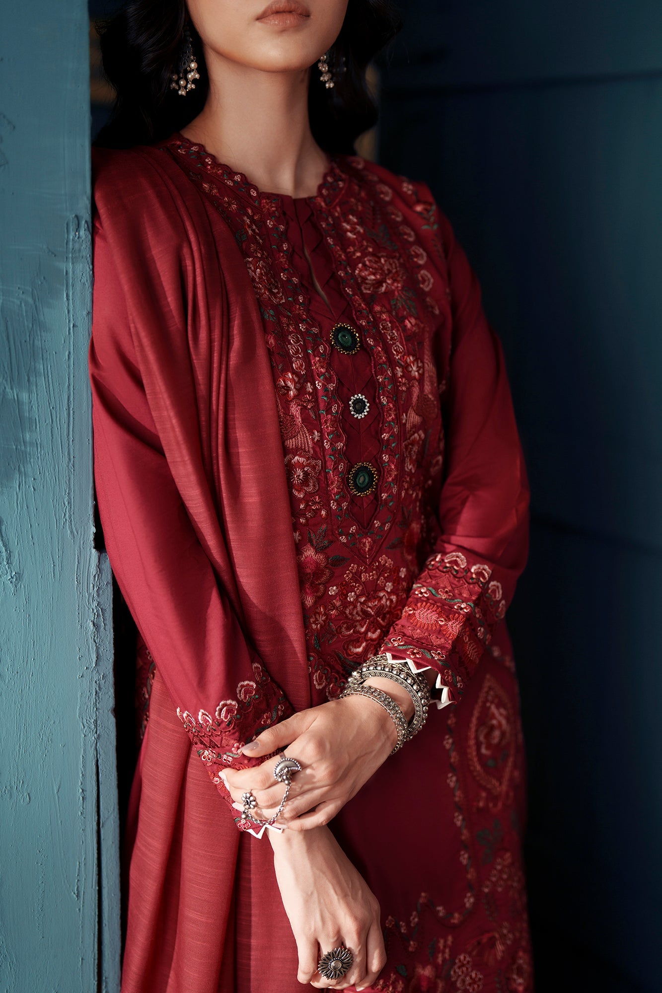 EMBROIDERED SUIT (E4451/103/308)
