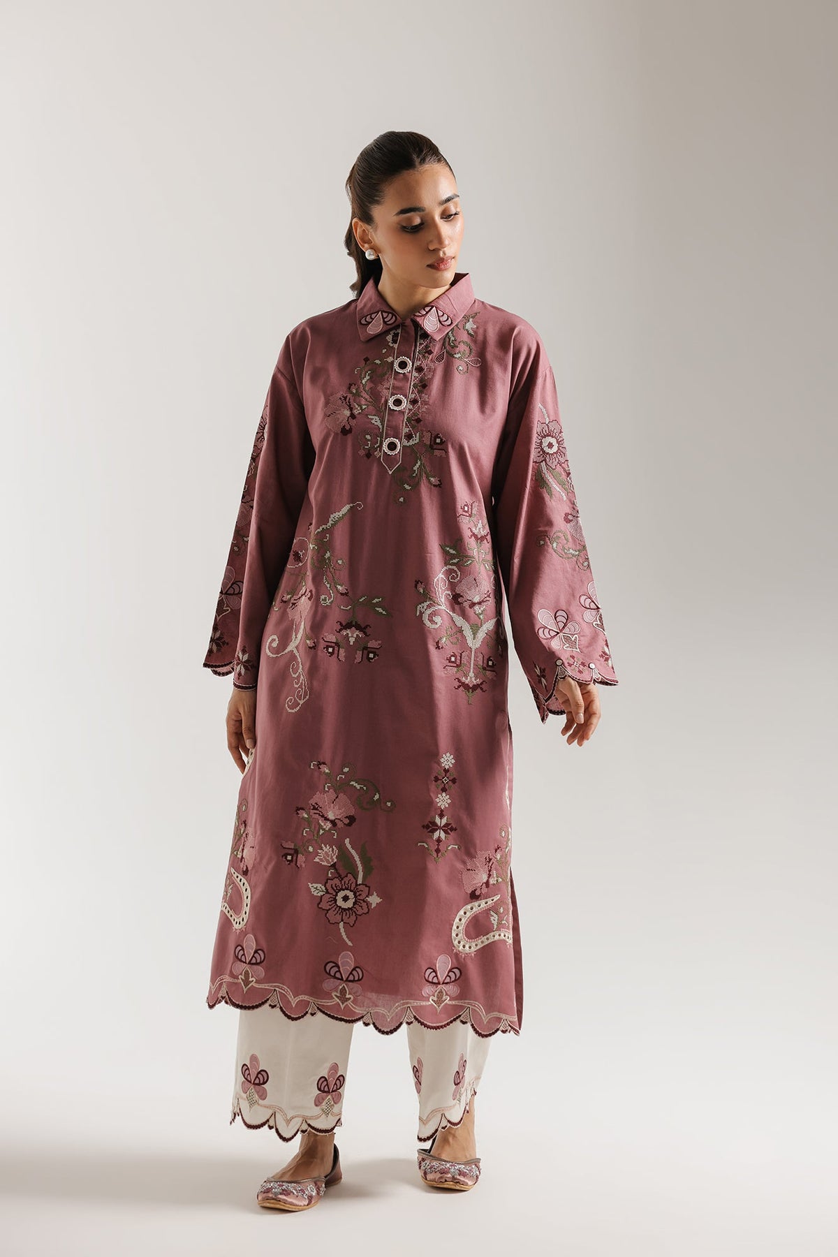 EMBROIDERED SUIT (E4454/103/528)
