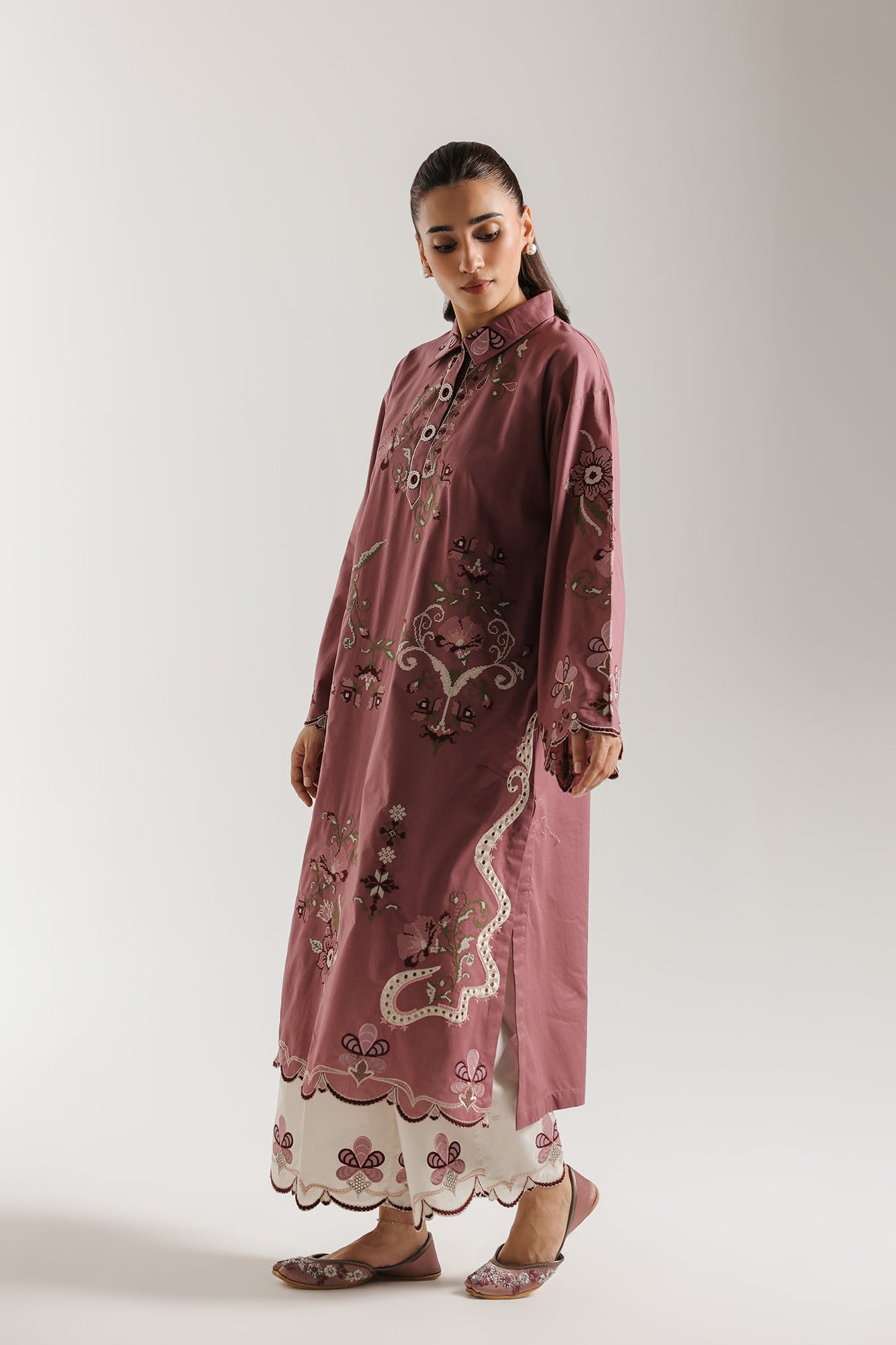 EMBROIDERED SUIT (E4454/103/528)
