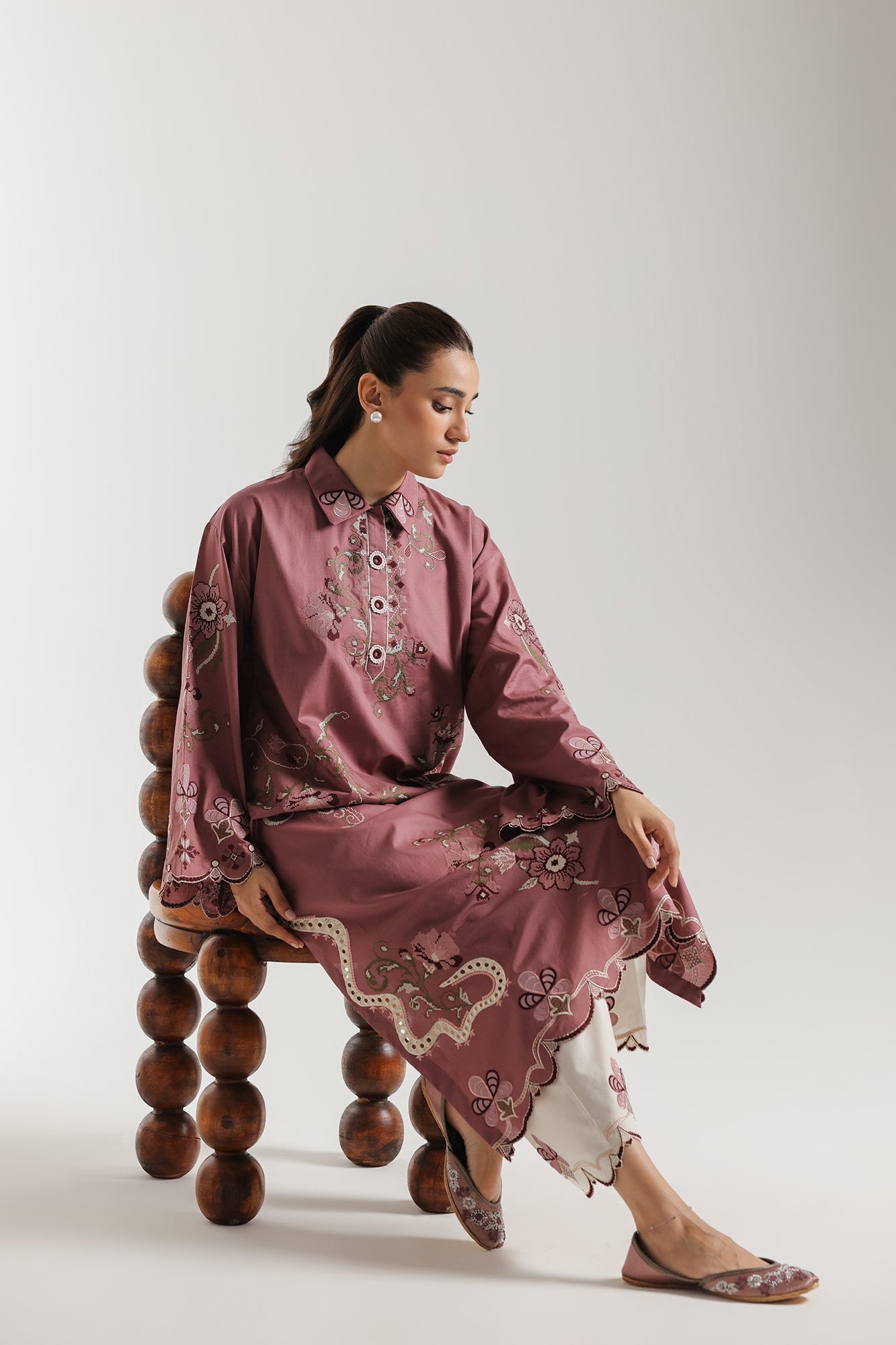 EMBROIDERED SUIT (E4454/103/528)