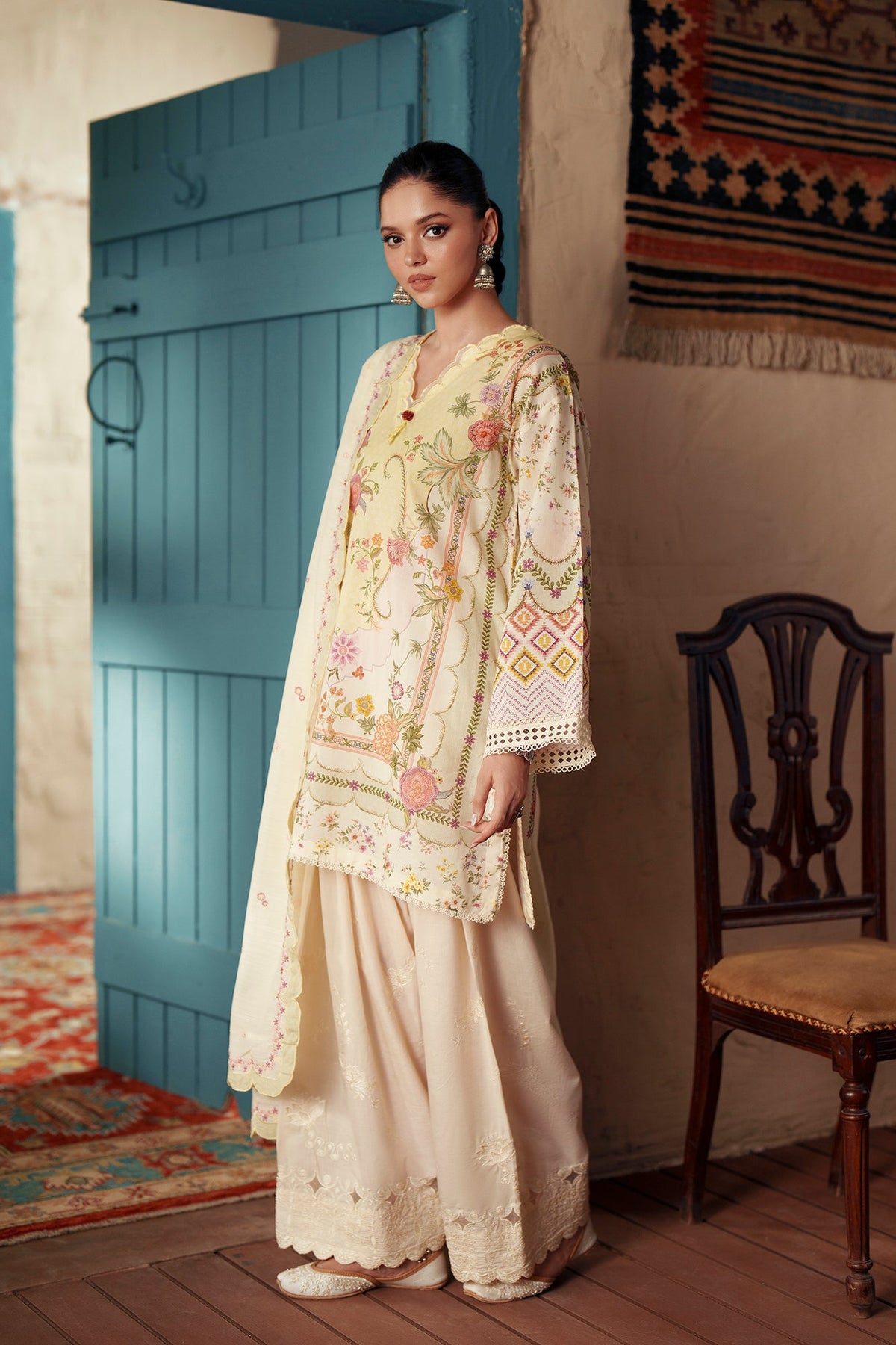 EMBROIDERED SUIT (E4460/103/004)