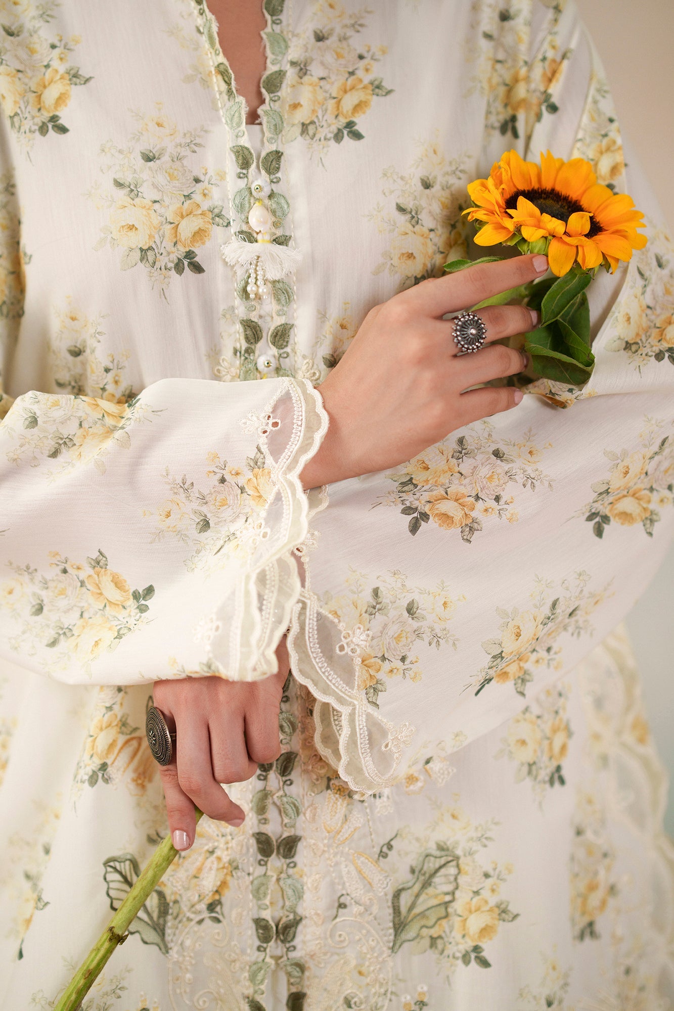 EMBROIDERED SUIT (E4464/103/005)