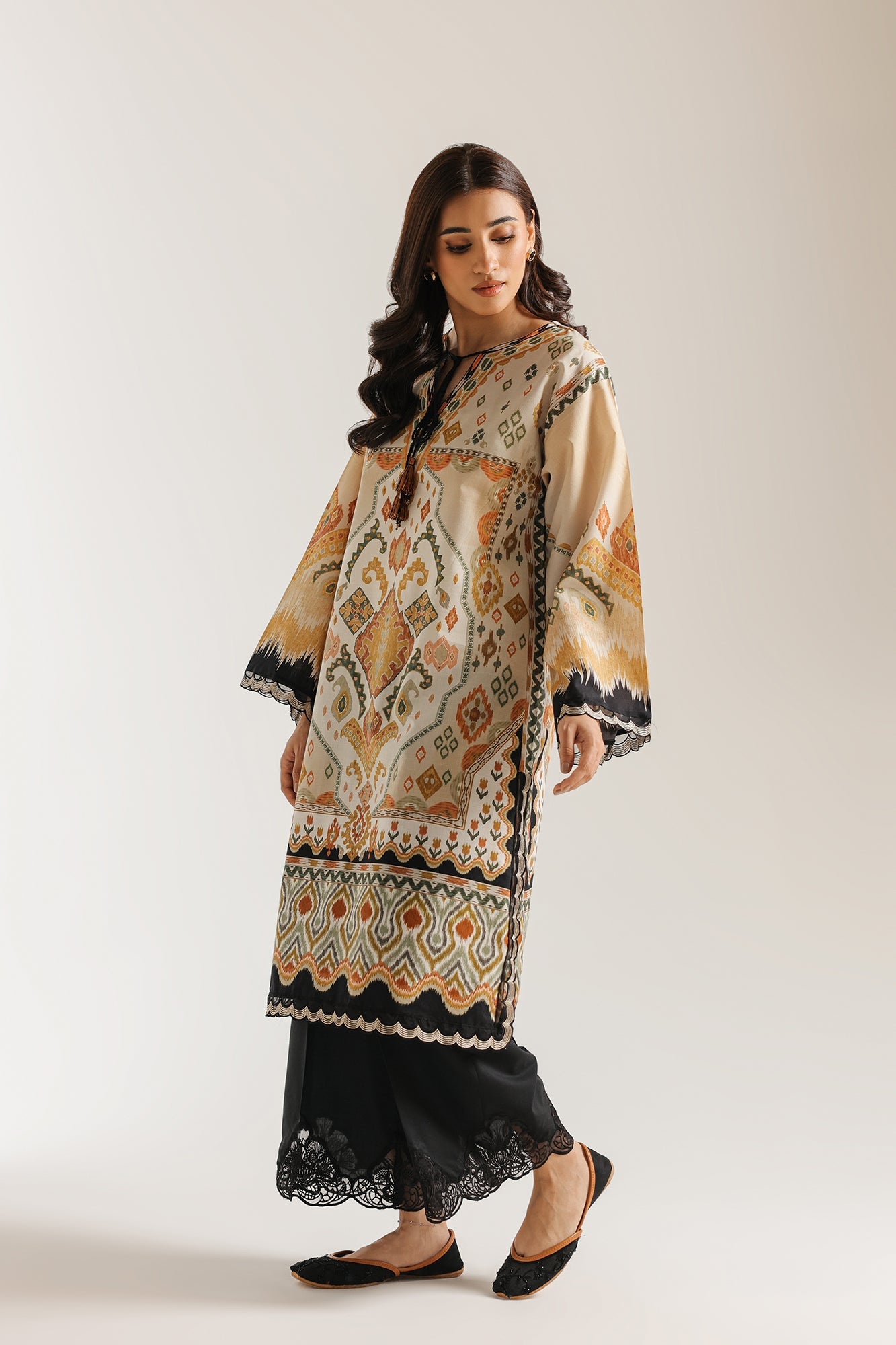 EMBROIDERED SUIT (E4468/103/002)