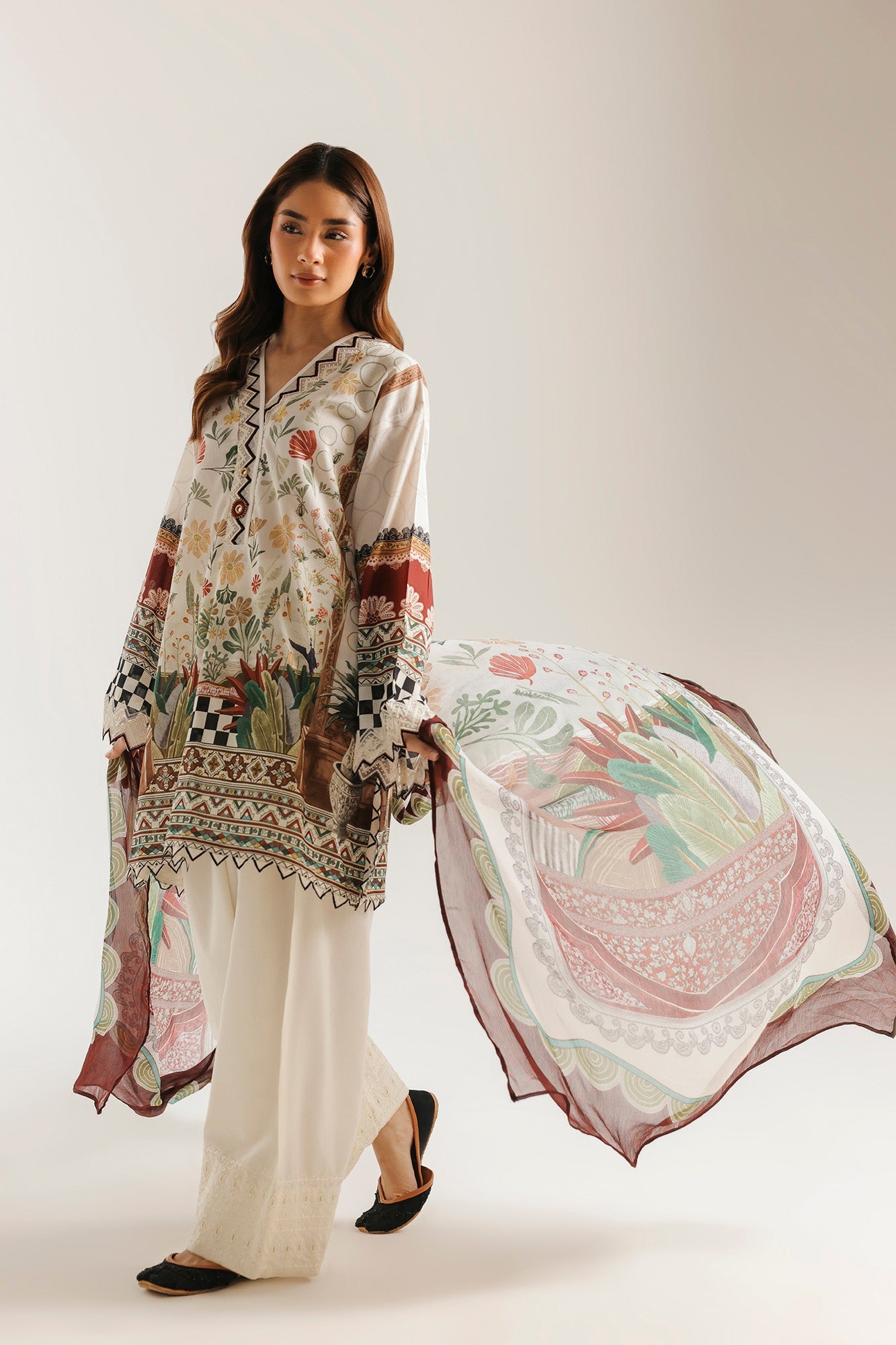 EMBROIDERED SUIT (E4476/103/002)