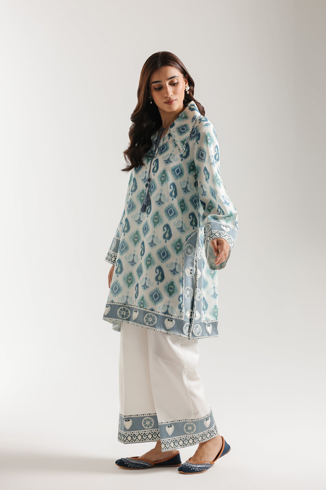 EMBROIDERED SUIT (E4482/103/003)