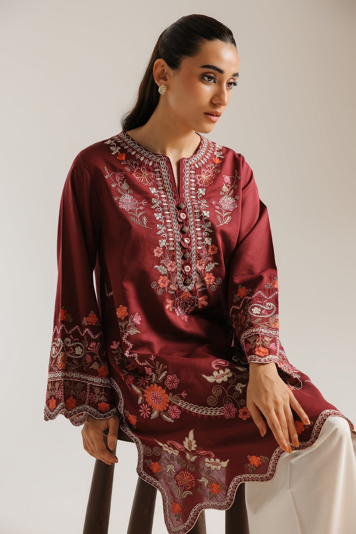 EMBROIDERED SUIT (E4483/103/319)