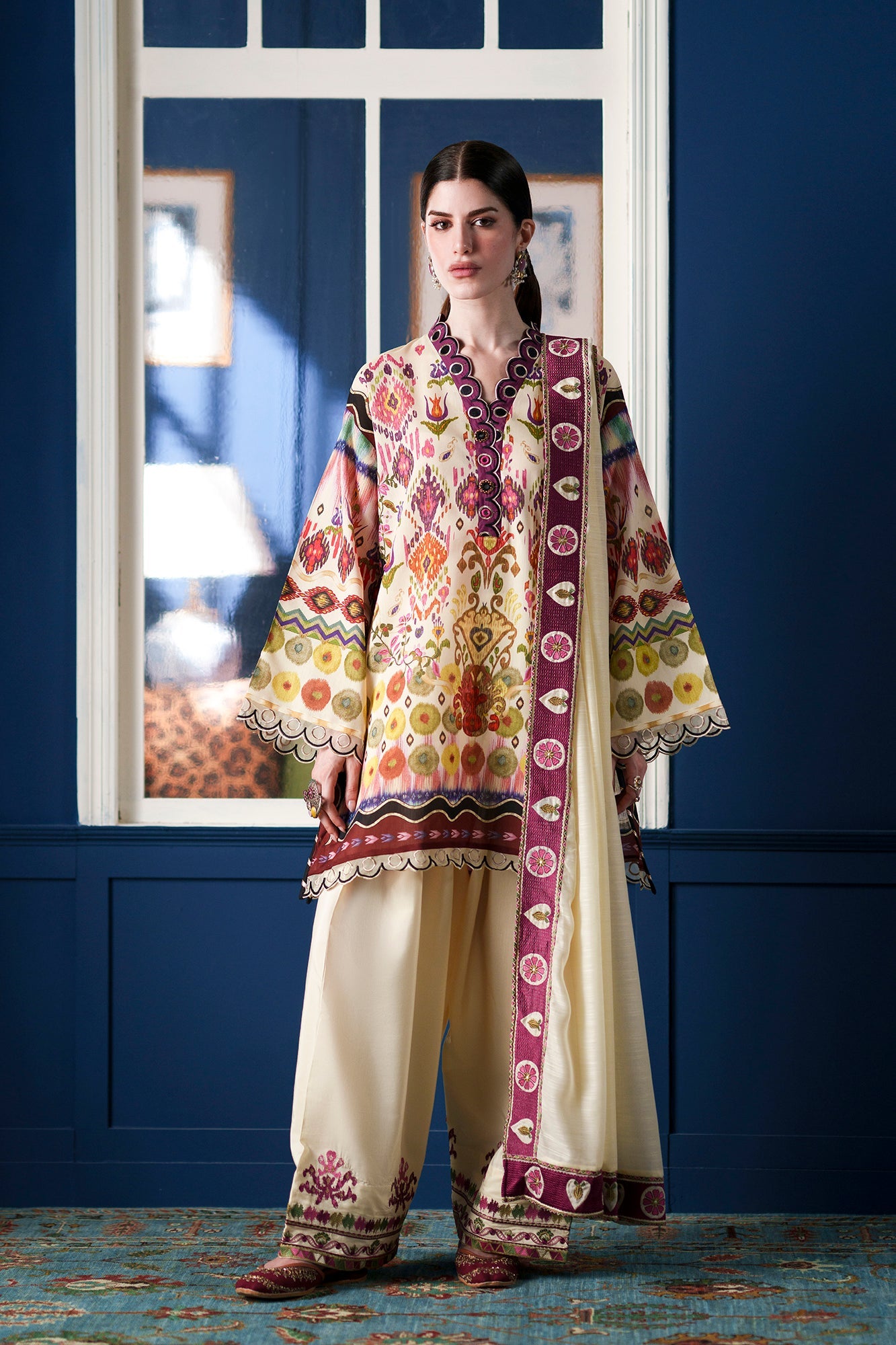 EMBROIDERED SUIT (E4484/103/115)