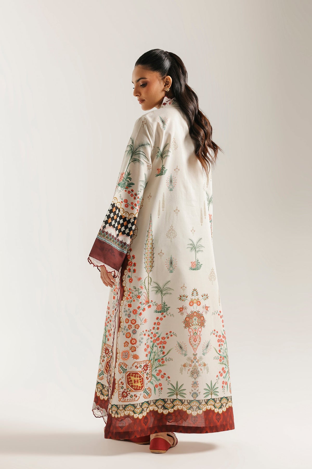 EMBROIDERED SUIT (E4491/103/006)