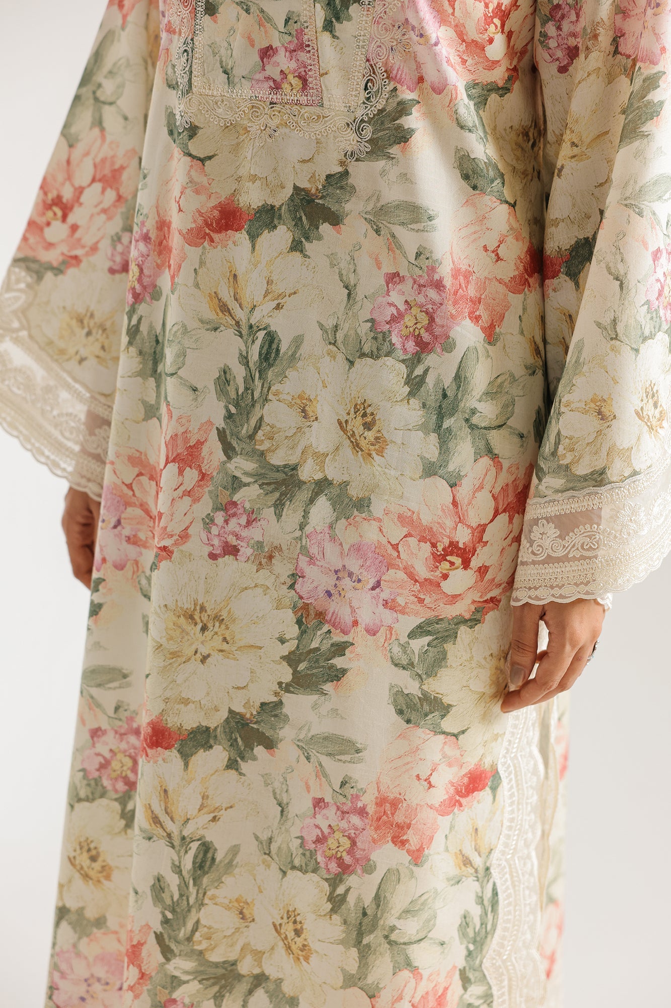 EMBROIDERED SUIT (E4492/103/006)