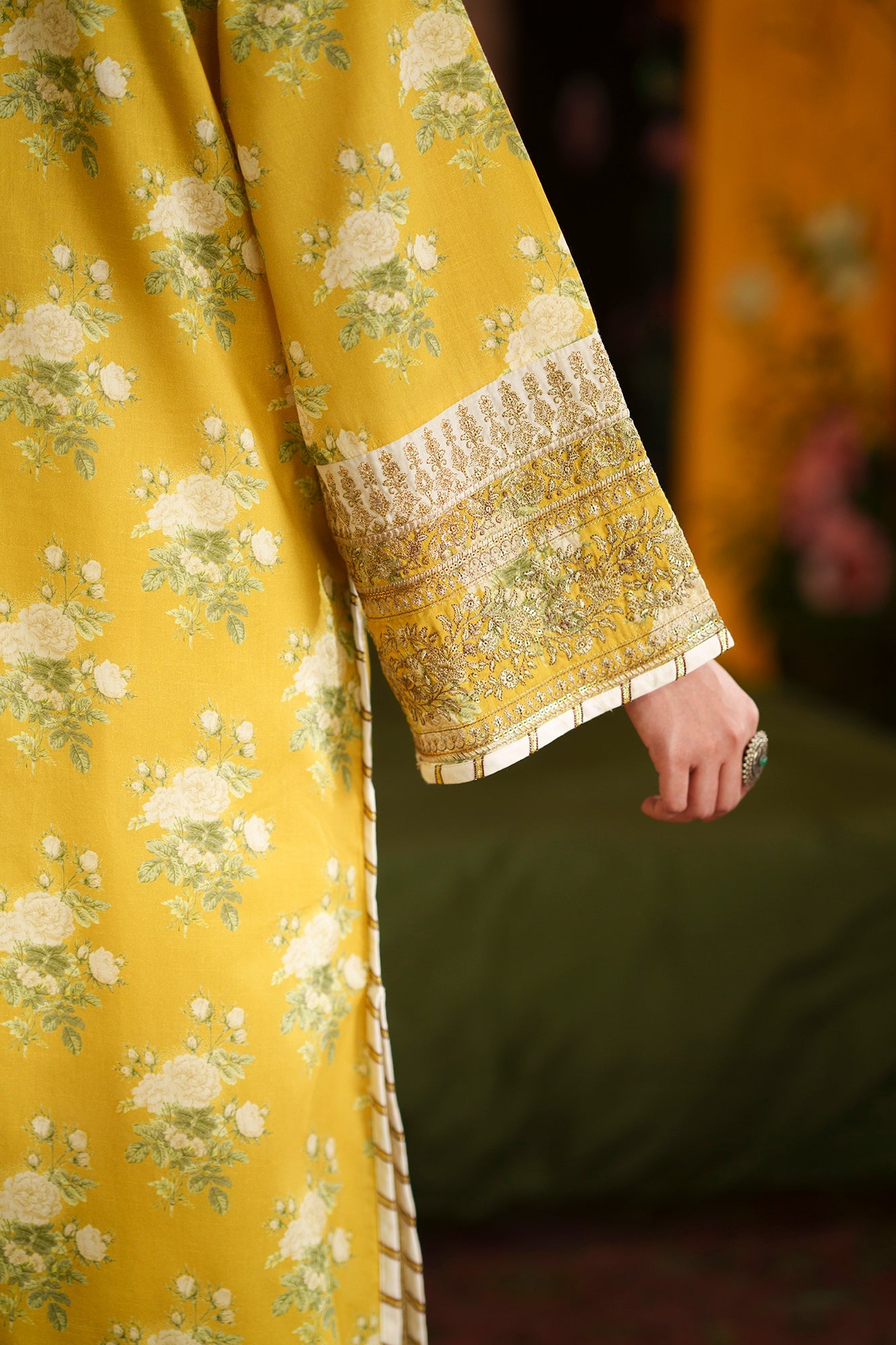 EMBROIDERED SUIT (E4494/103/104)