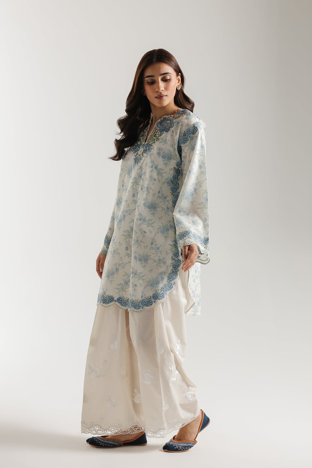EMBROIDERED SUIT (E4495/103/001)