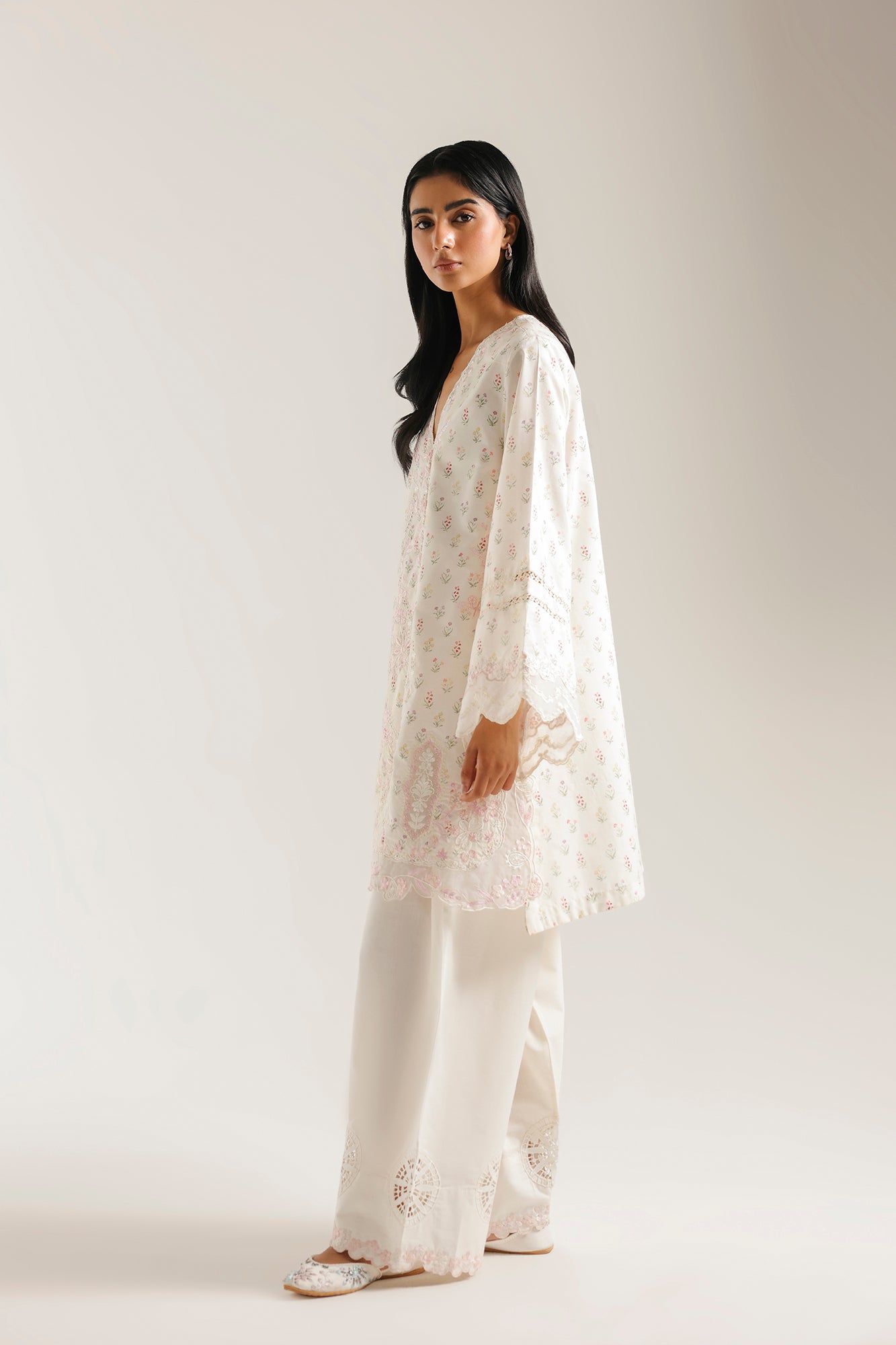 EMBROIDERED SUIT (E4496/103/003)